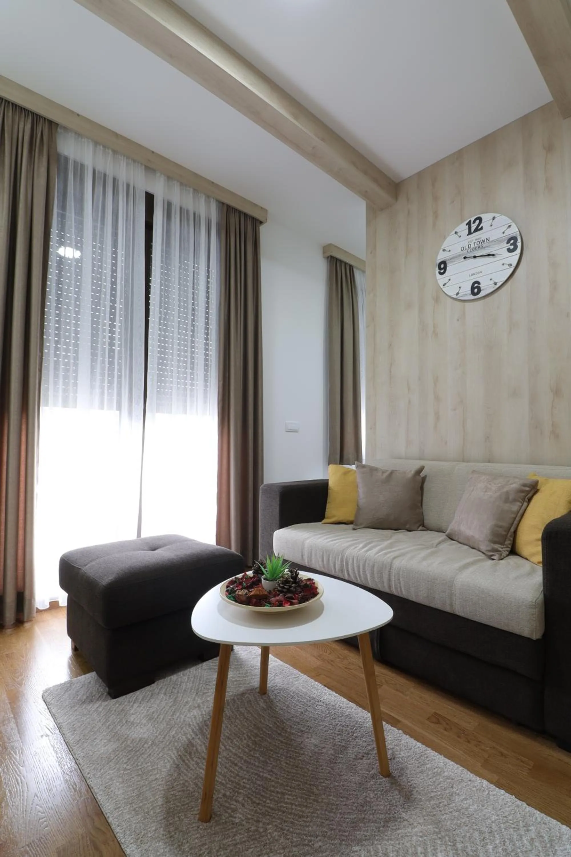 Seating area in All Seasons Residence