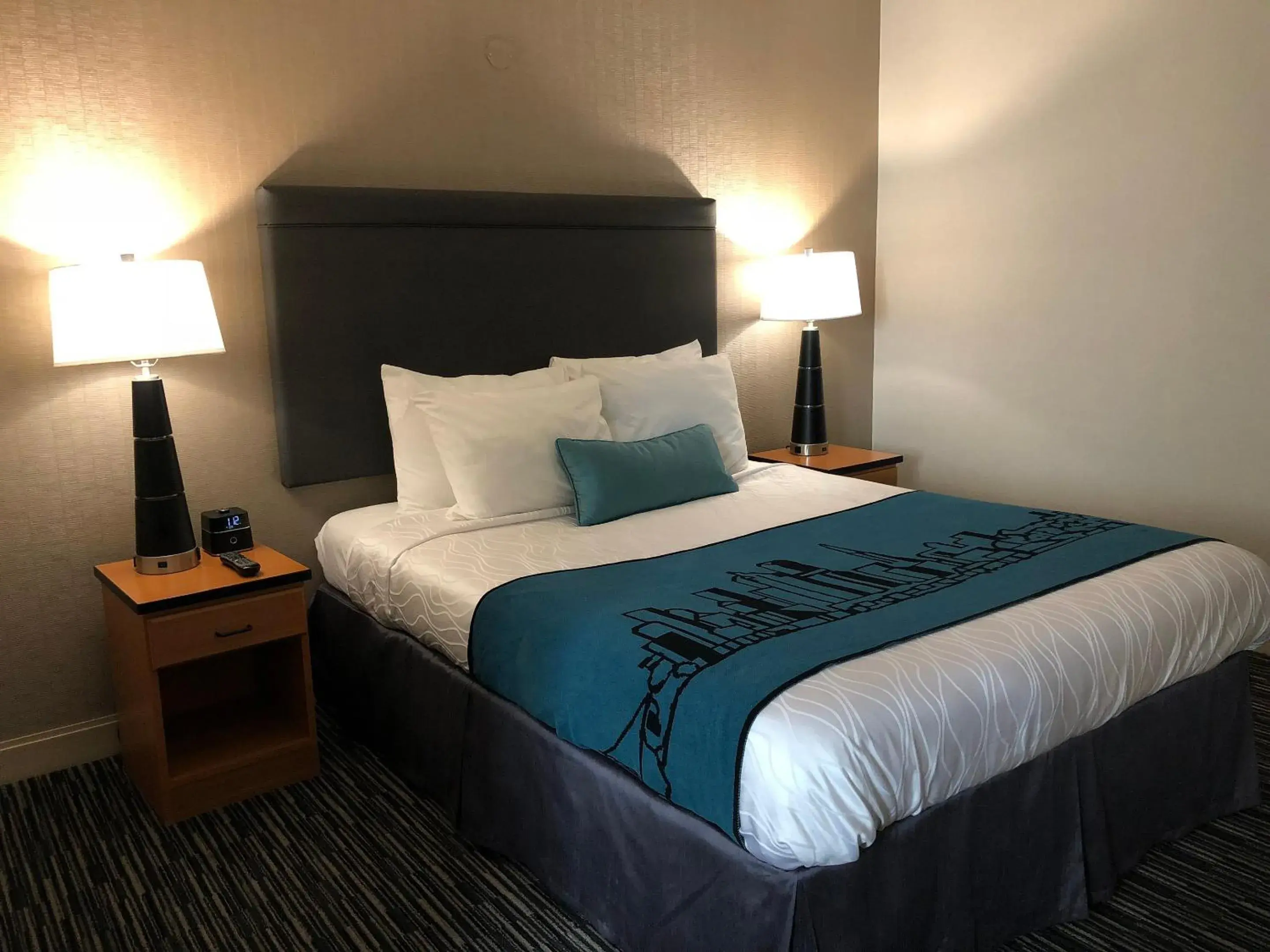 Bed in City Center Inn and Suites Bed in City Center Inn and Suites