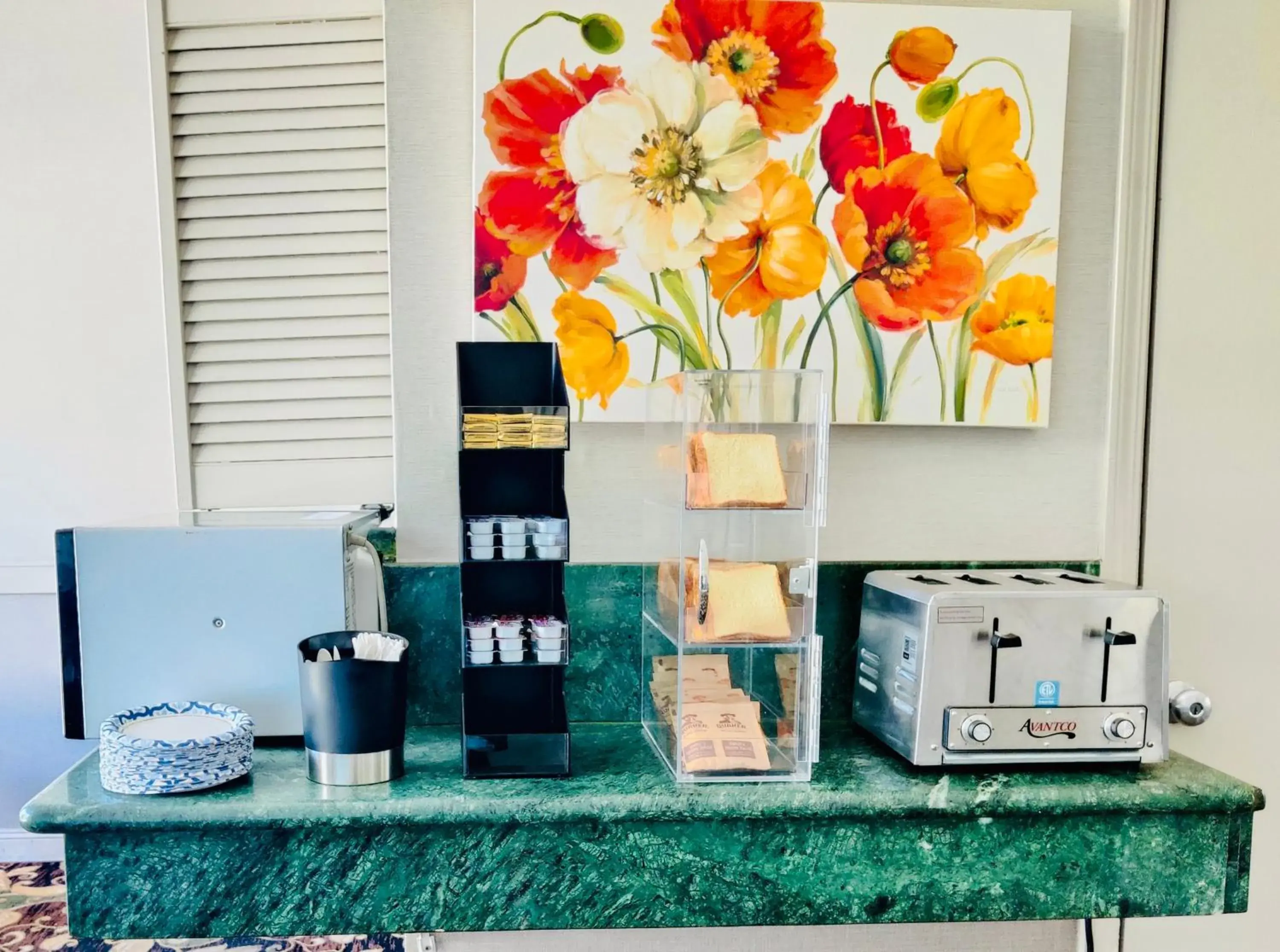 Breakfast in City Center Inn and Suites Breakfast in City Center Inn and Suites