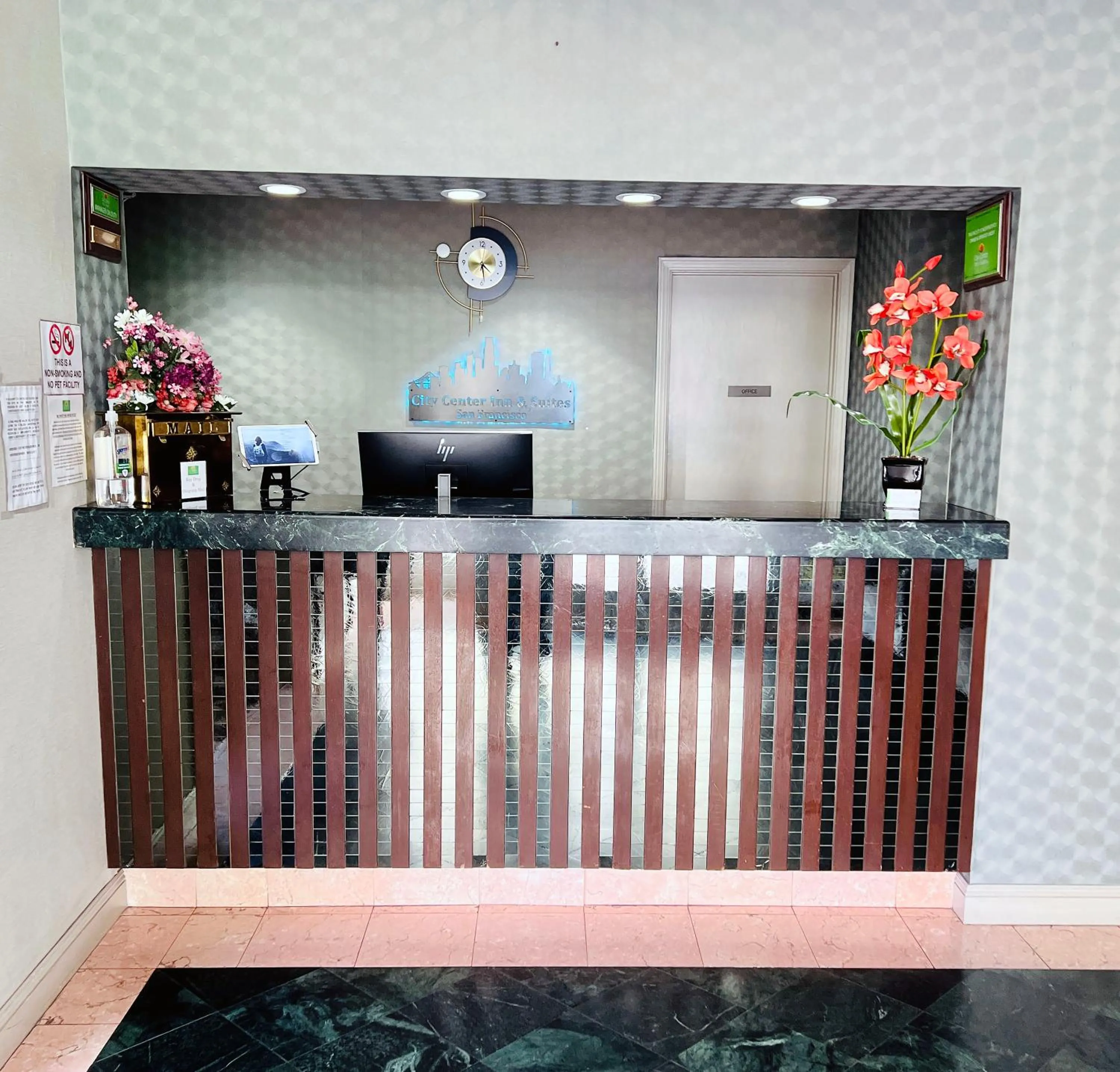 Lobby or reception in City Center Inn and Suites