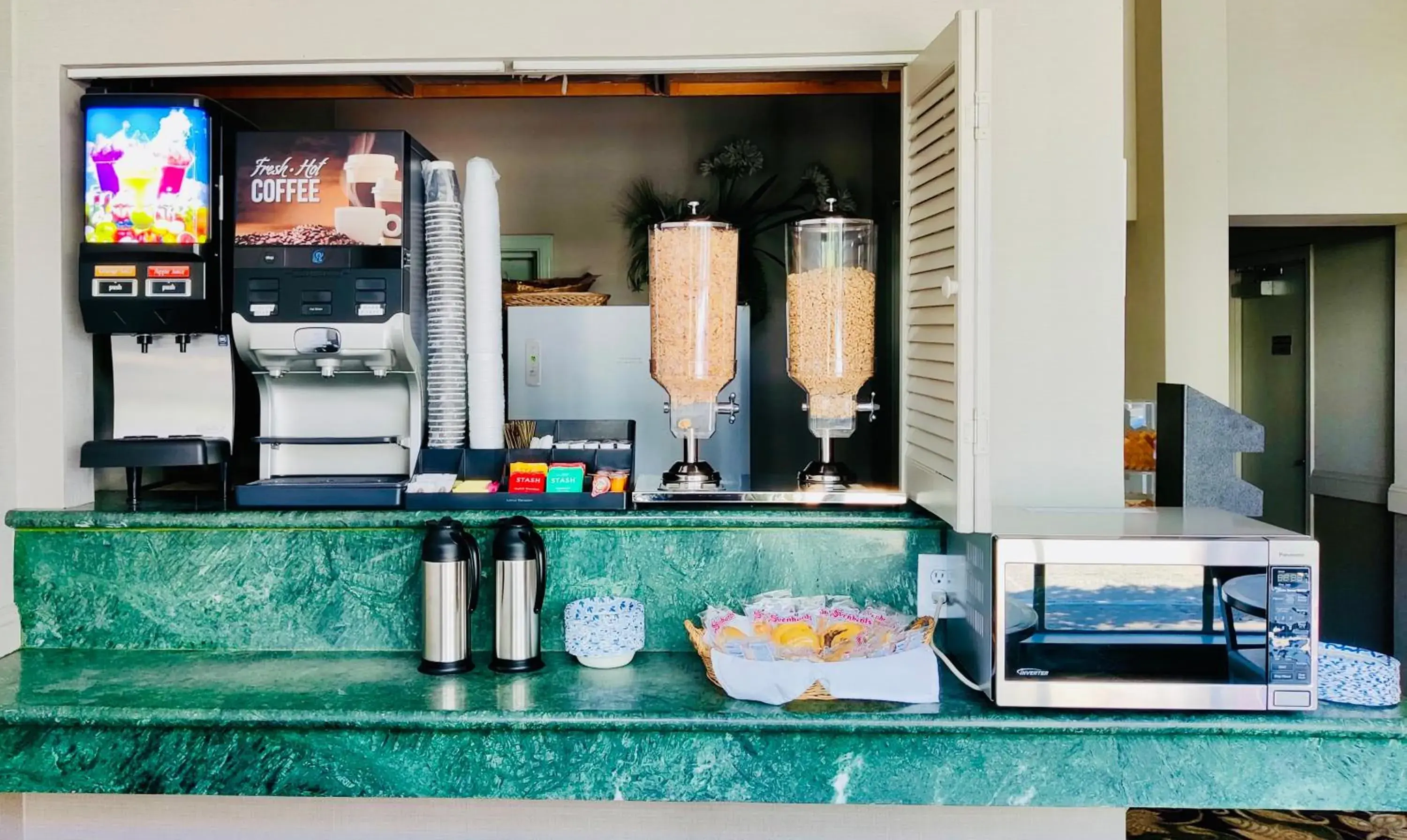 Breakfast in City Center Inn and Suites Breakfast in City Center Inn and Suites