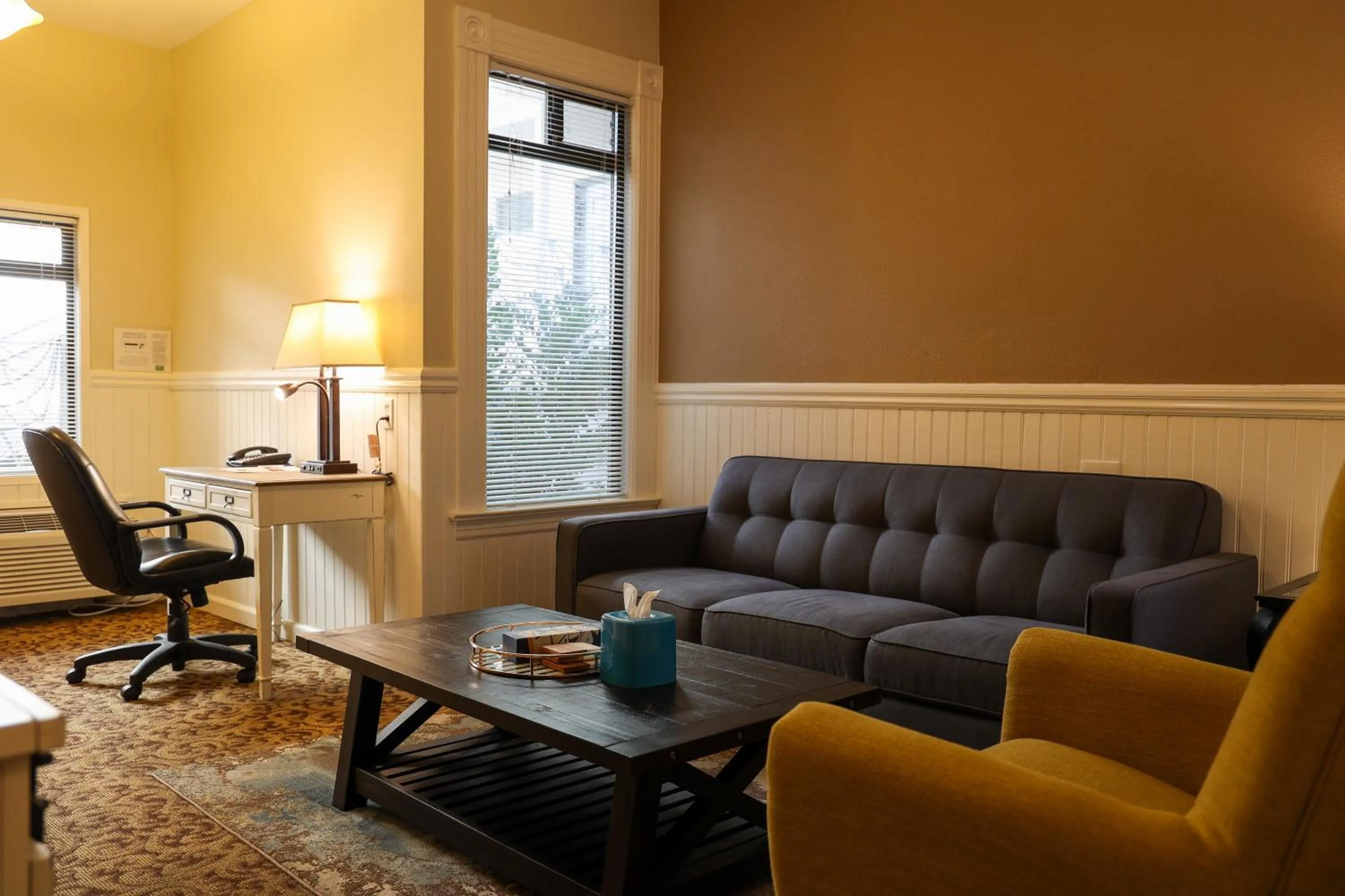 Living room in City Center Inn and Suites