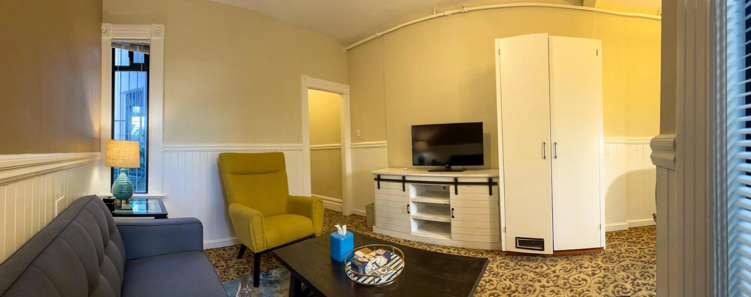 TV and multimedia in City Center Inn and Suites