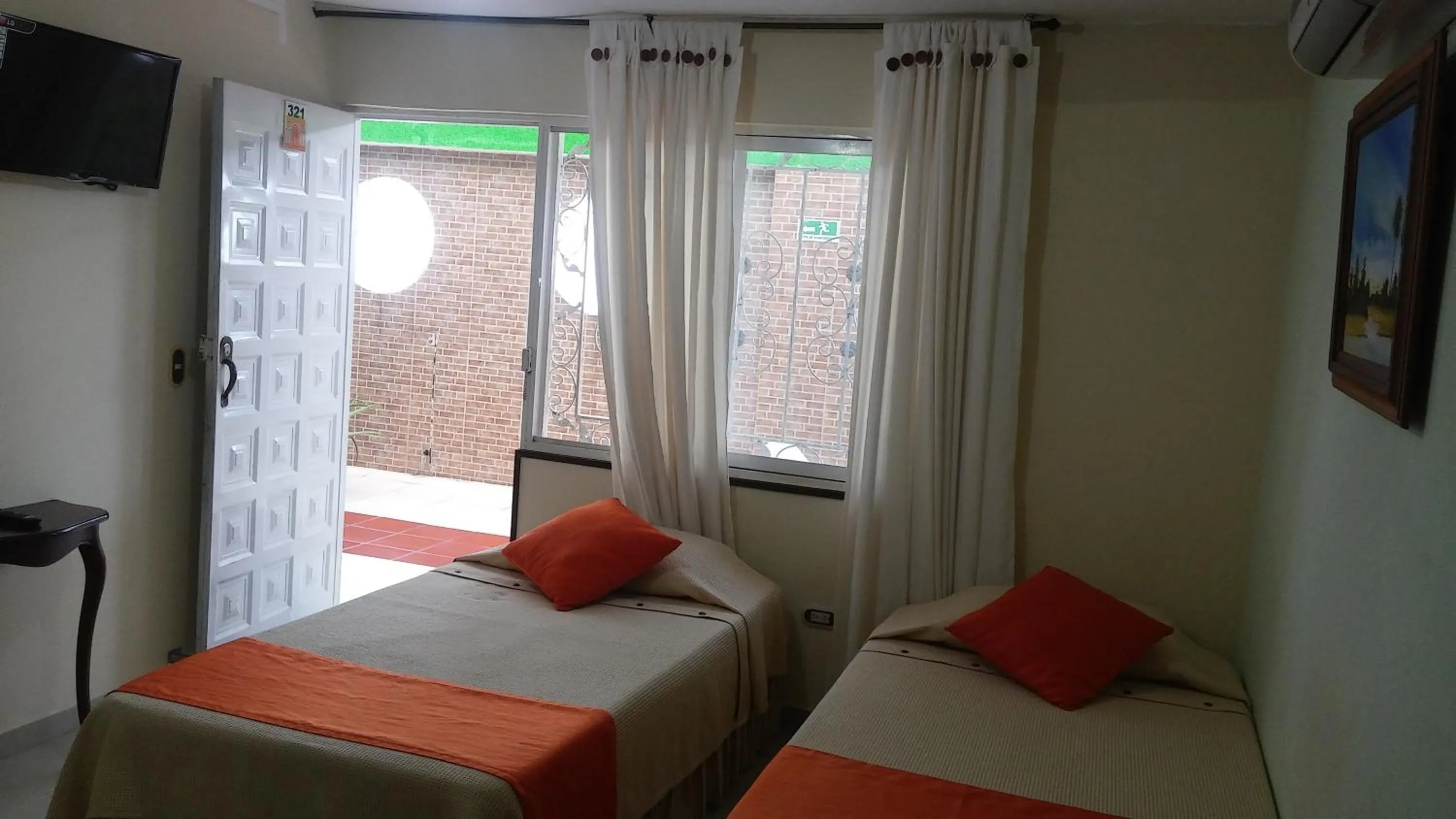 Twin Room in Hotel Napolitano