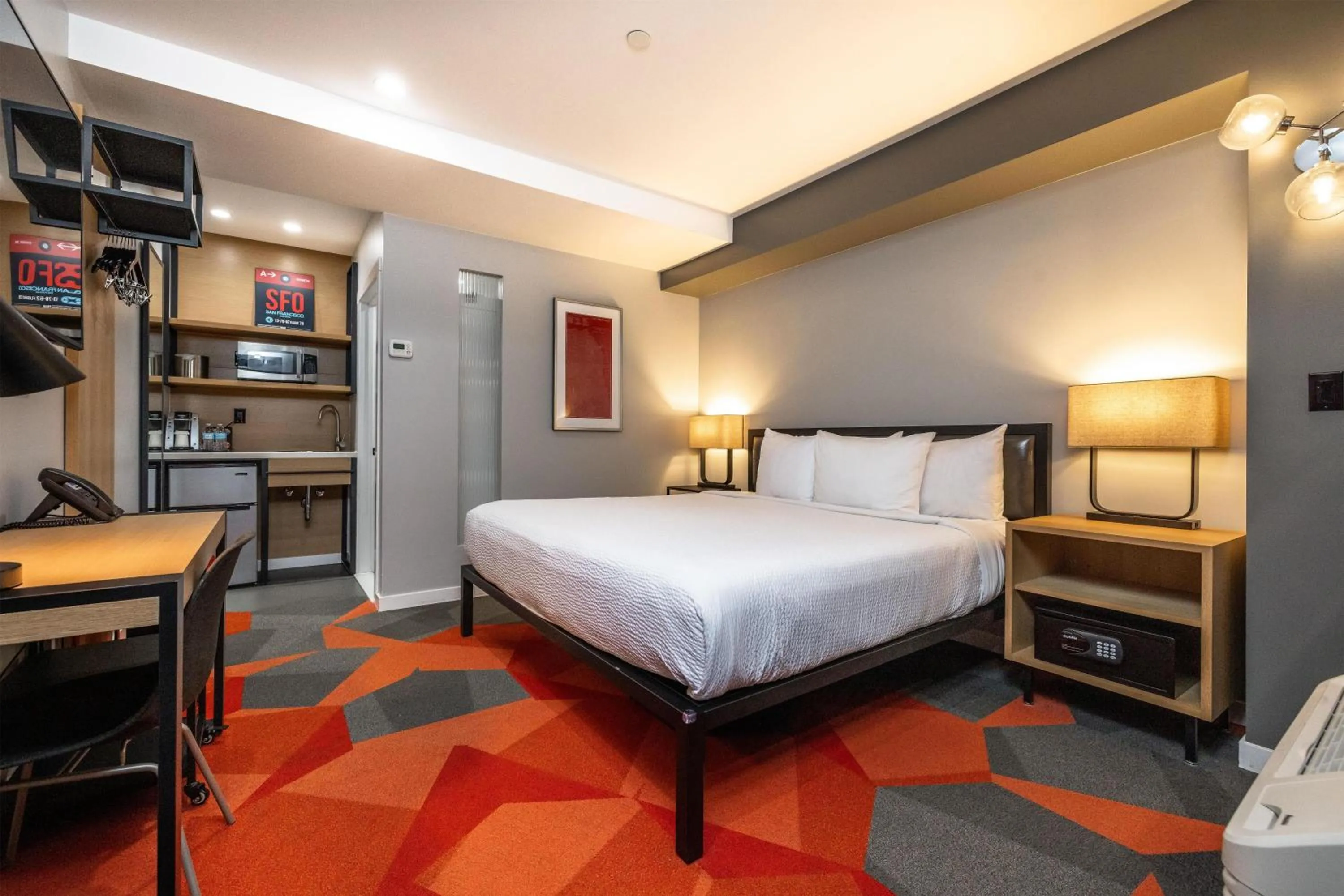 Bed in Infinity Hotel San Francisco, Tapestry Collection by Hilton