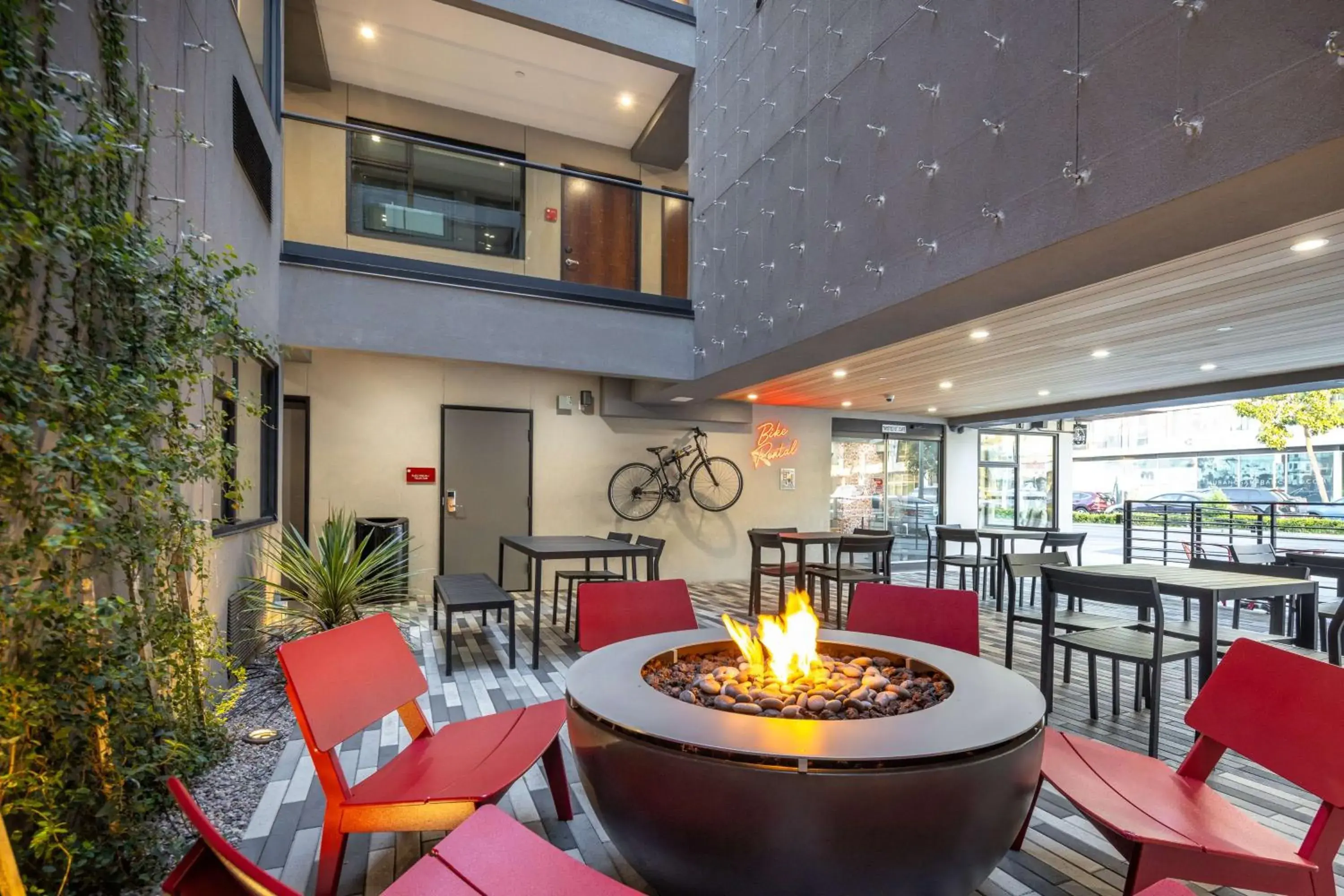 Property building in Infinity Hotel San Francisco, Tapestry Collection by Hilton Property building in Infinity Hotel San Francisco, Tapestry Collection by Hilton