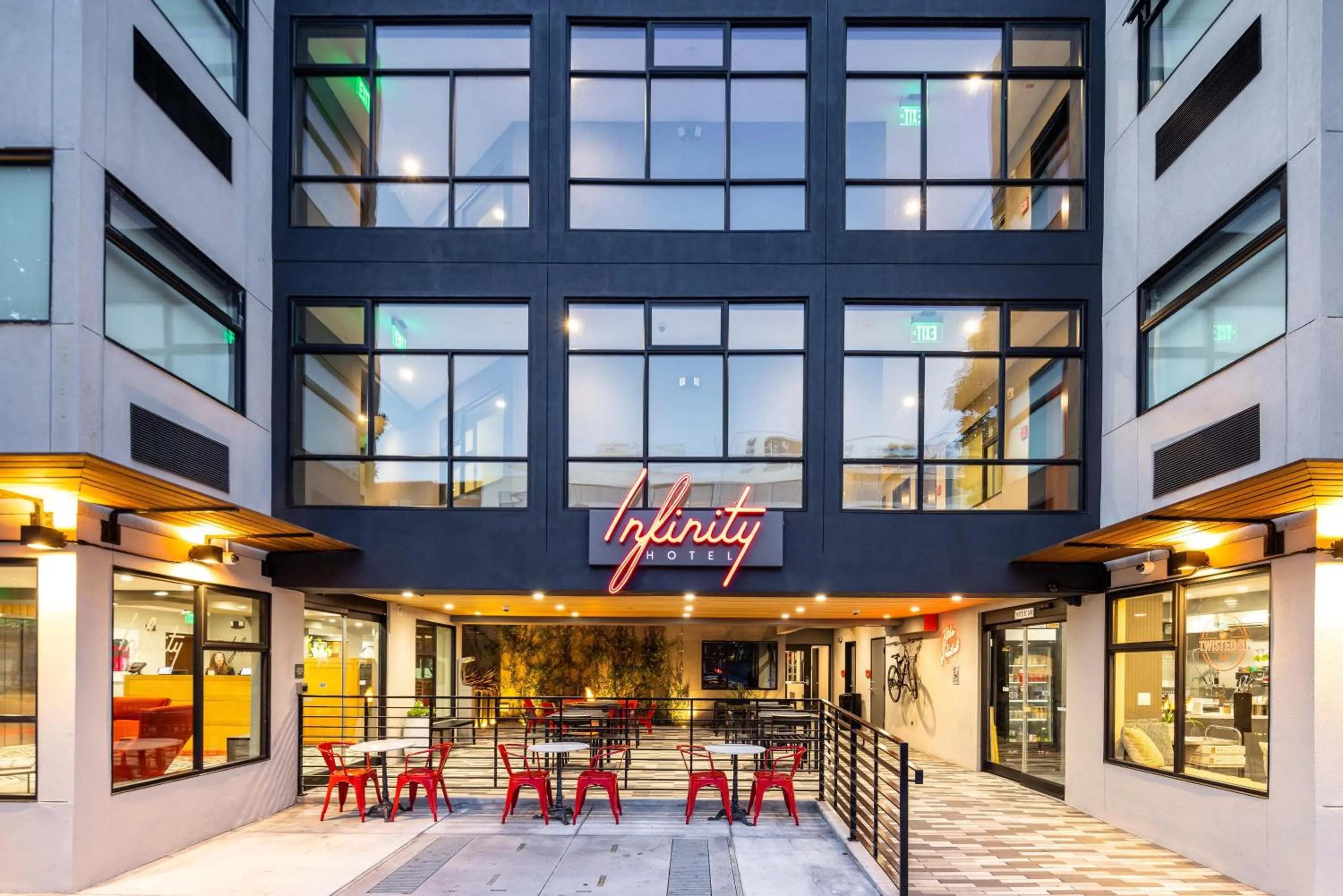 Property building in Infinity Hotel San Francisco, Tapestry Collection by Hilton