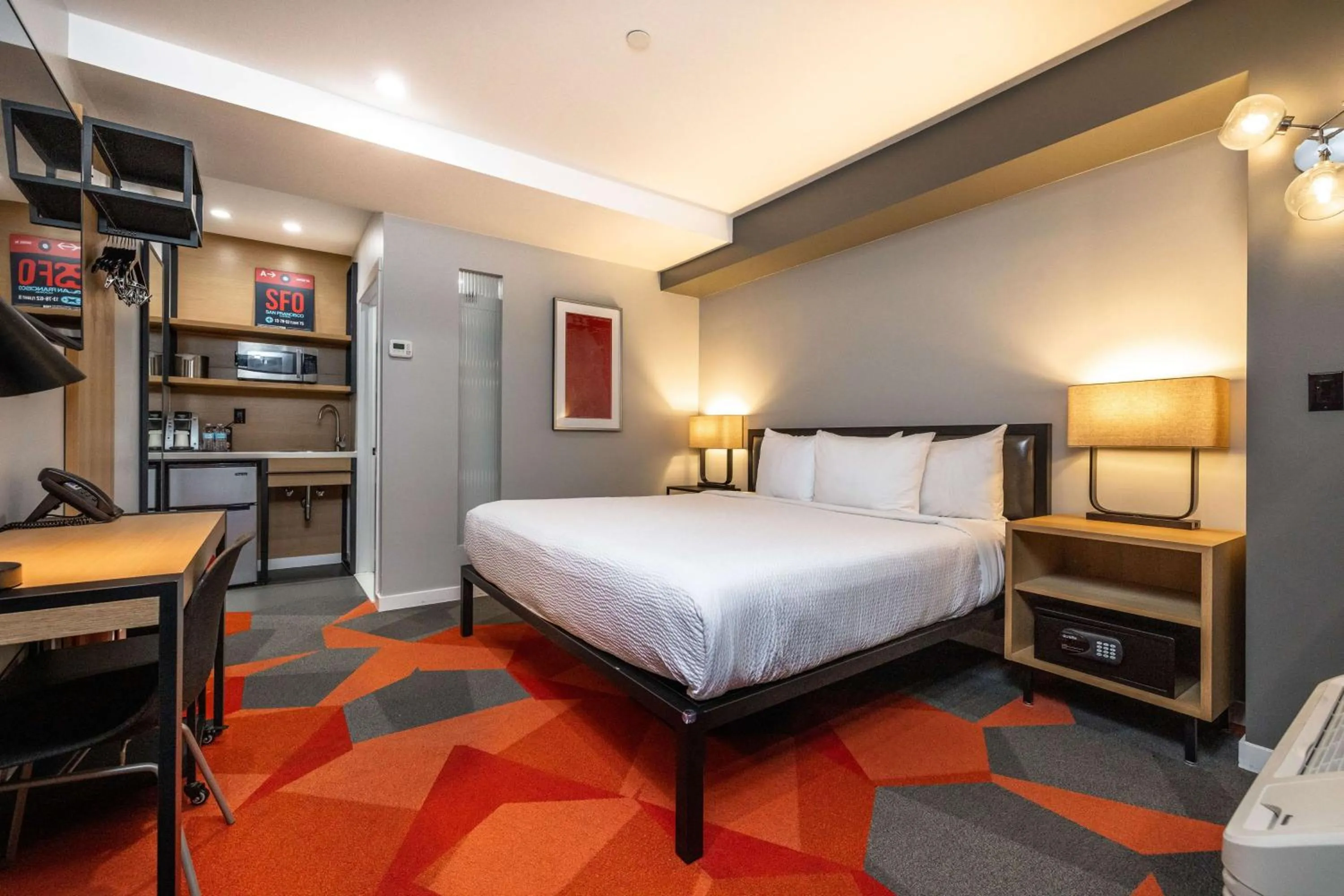 Bed in Infinity Hotel San Francisco, Tapestry Collection by Hilton