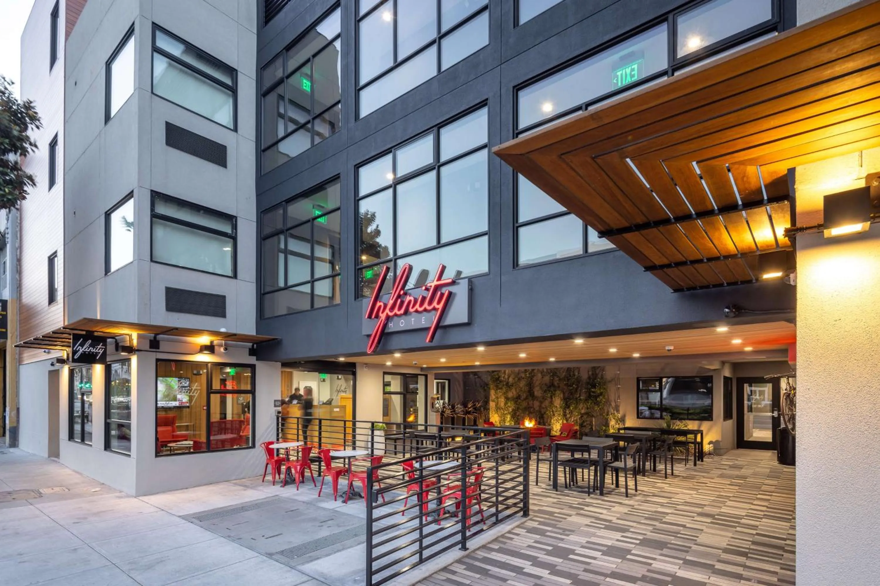 Inner courtyard view in Infinity Hotel San Francisco, Tapestry Collection by Hilton