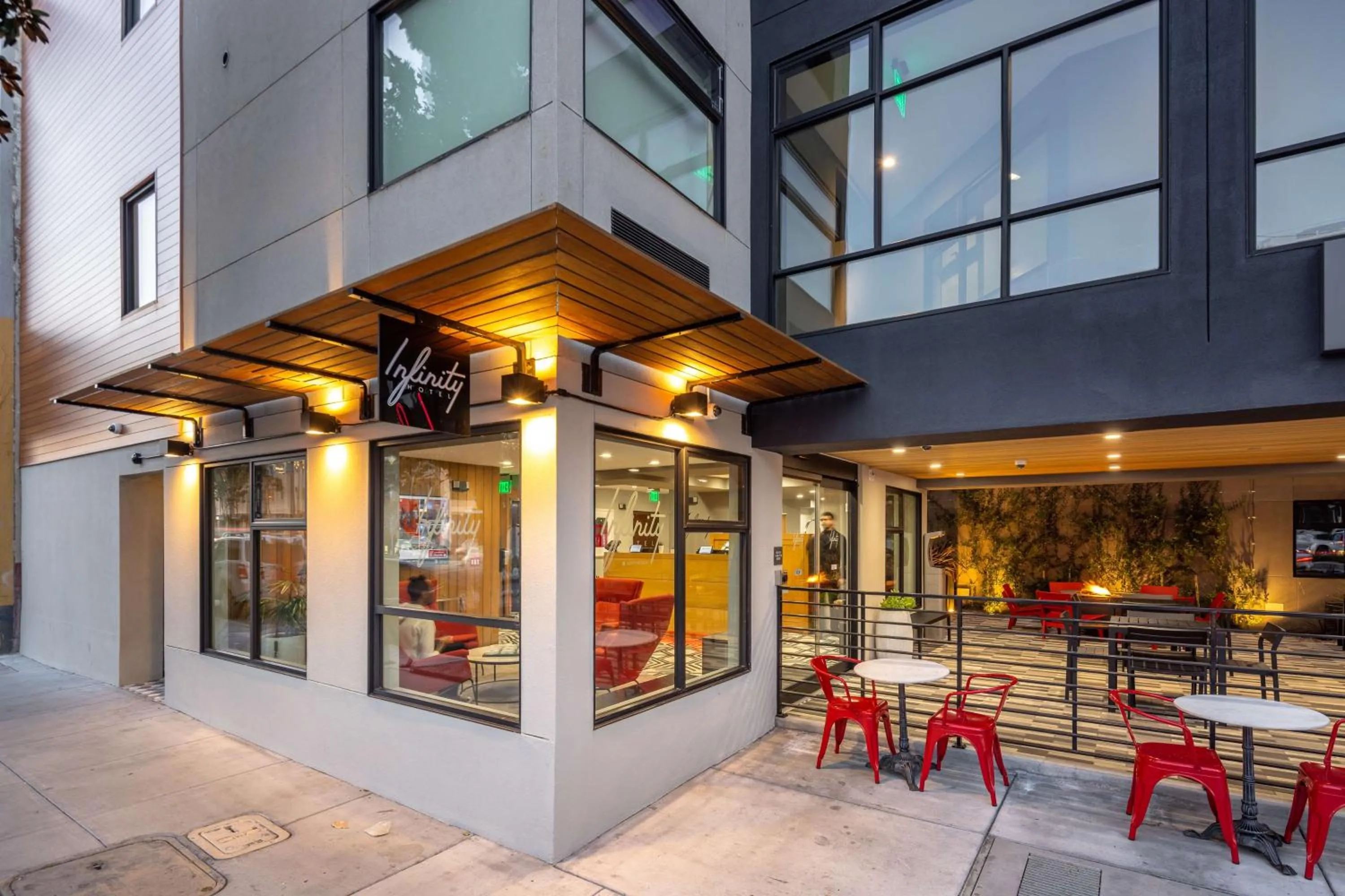 Property building in Infinity Hotel San Francisco, Tapestry Collection by Hilton