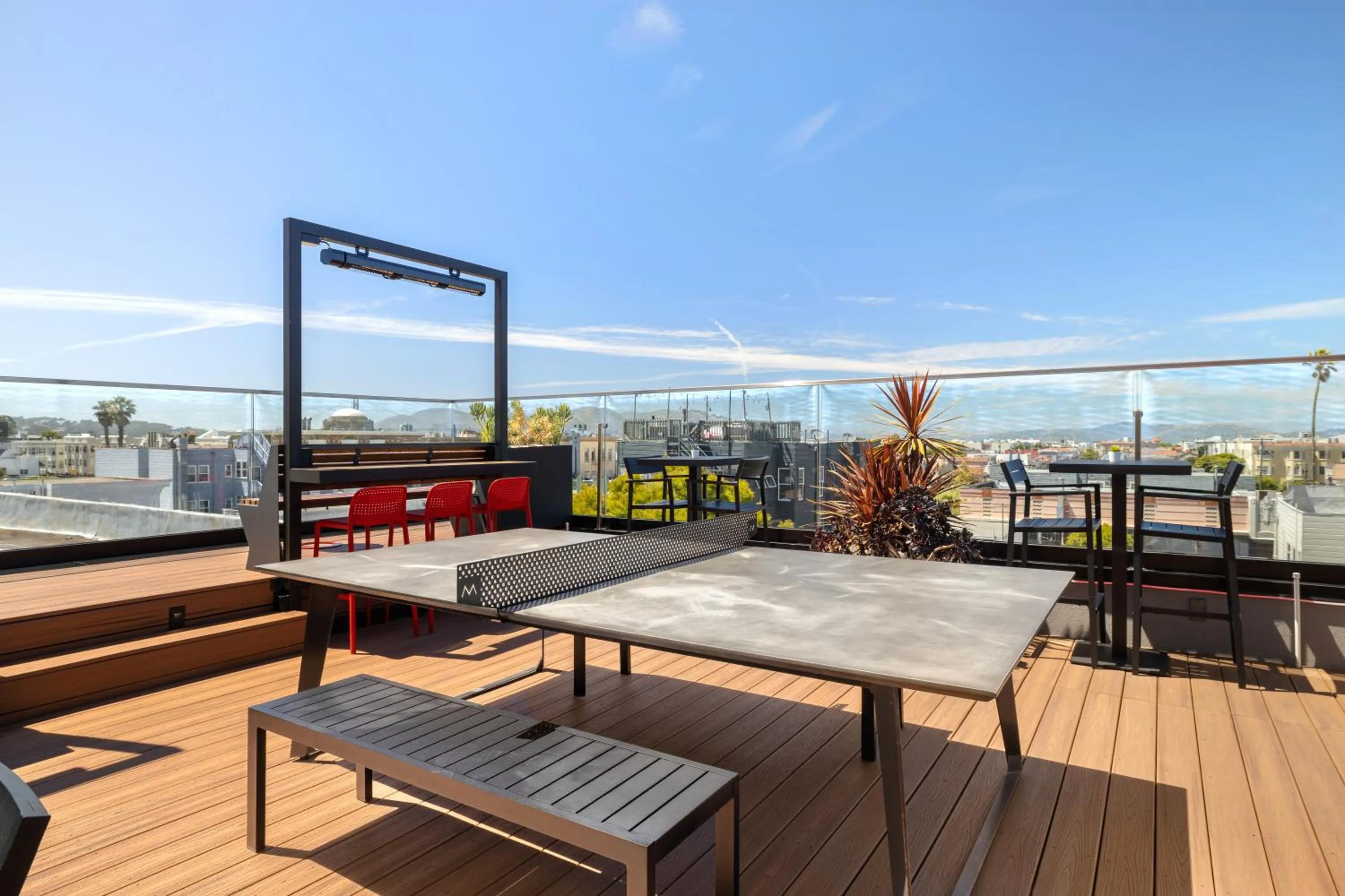 Balcony/Terrace in Infinity Hotel San Francisco, Tapestry Collection by Hilton