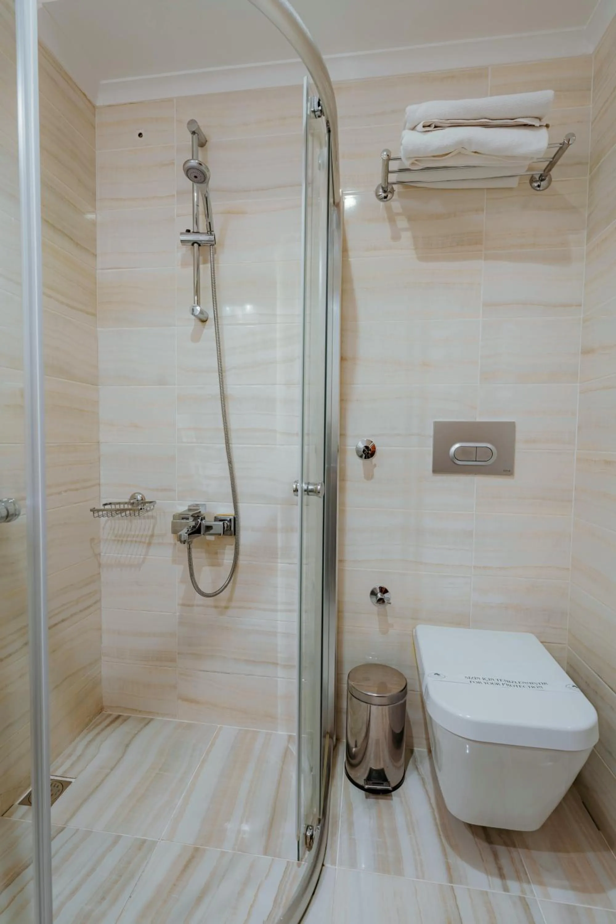 Shower in Kilpa Hotel