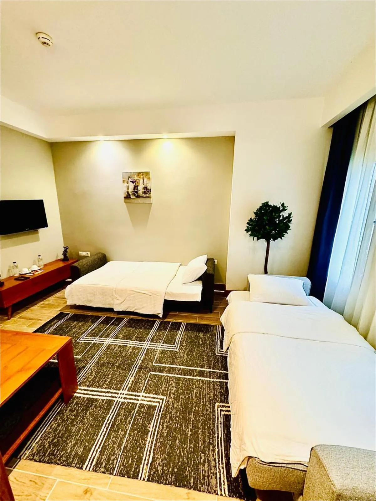 Communal lounge/ TV room in Kilpa Hotel