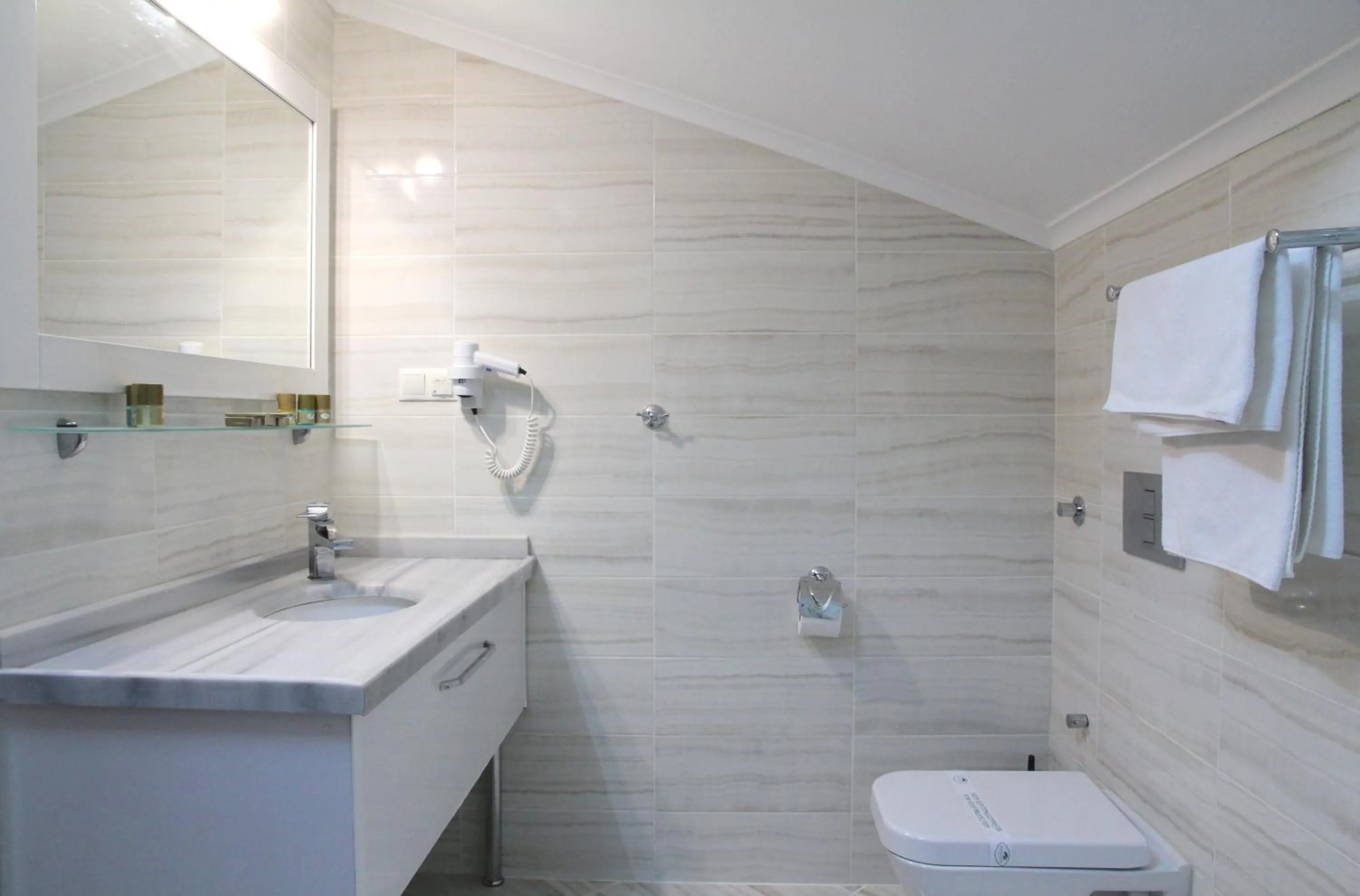 Bathroom in Kilpa Hotel