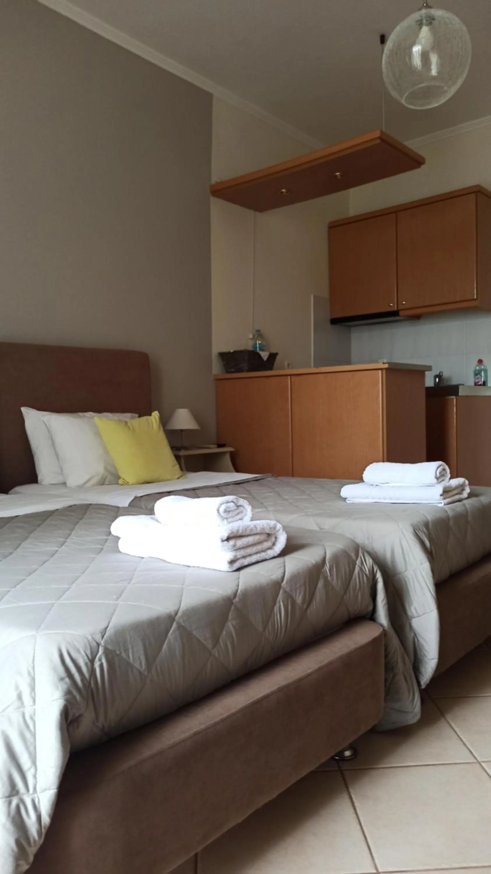 Photo of the whole room, Bed in To Kastro