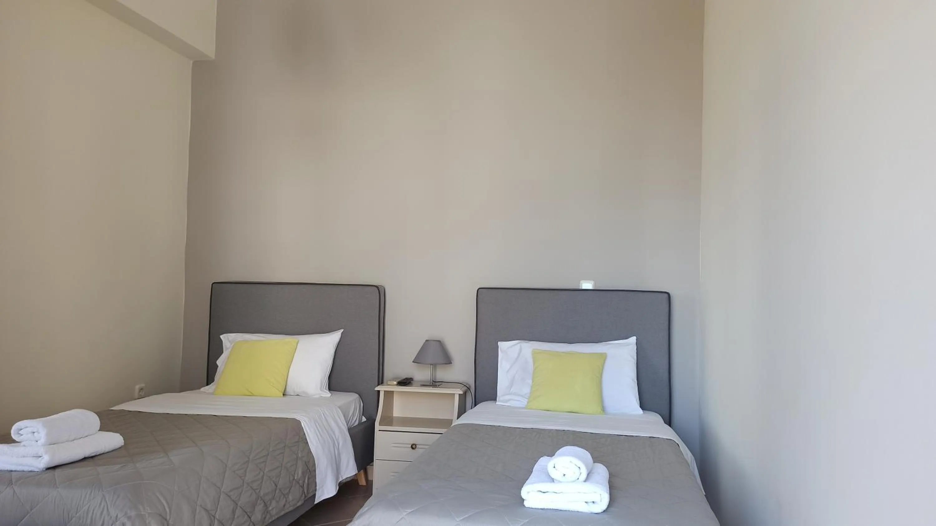 Bedroom, Bed in To Kastro