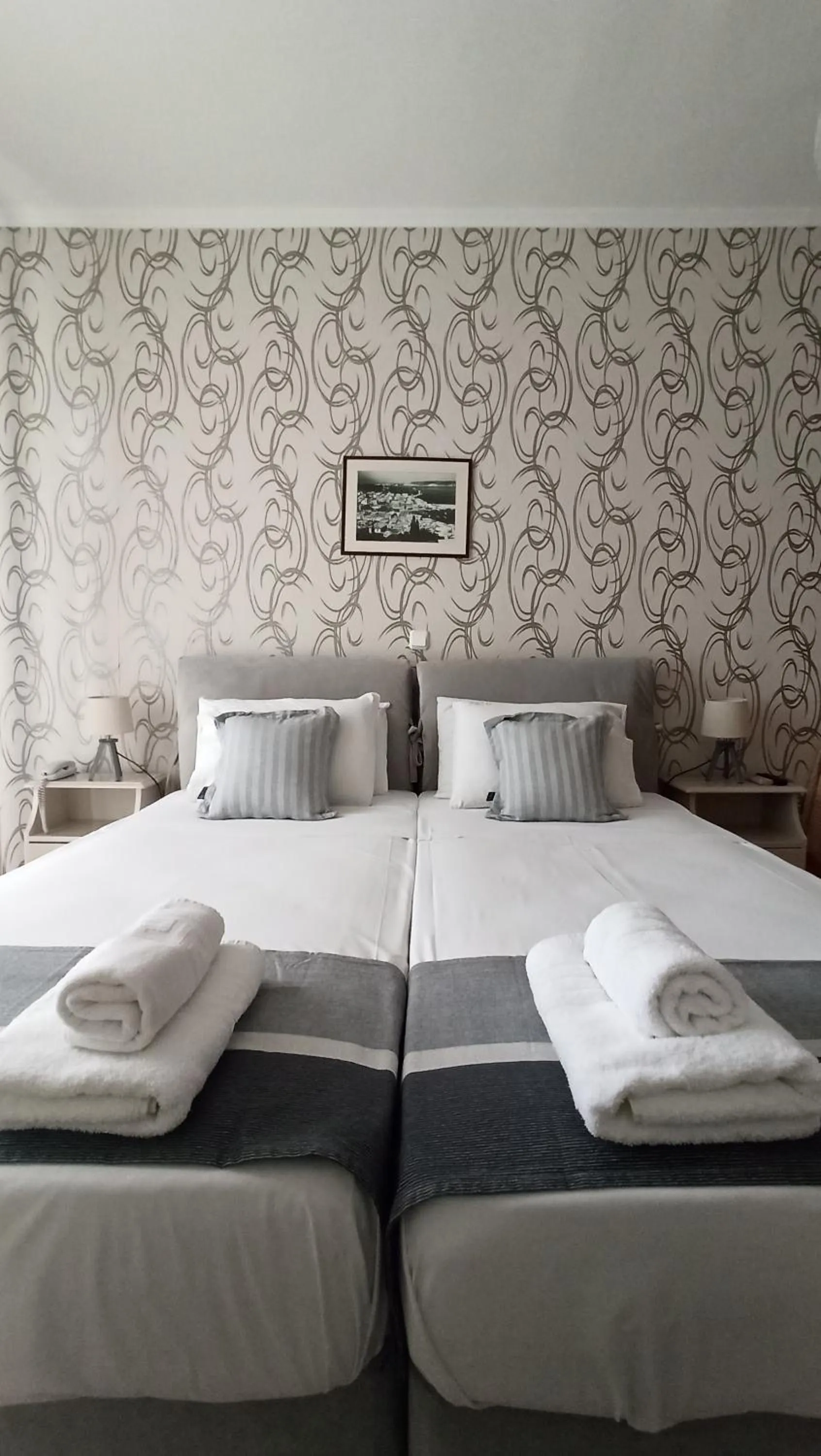 towels, Bed in To Kastro