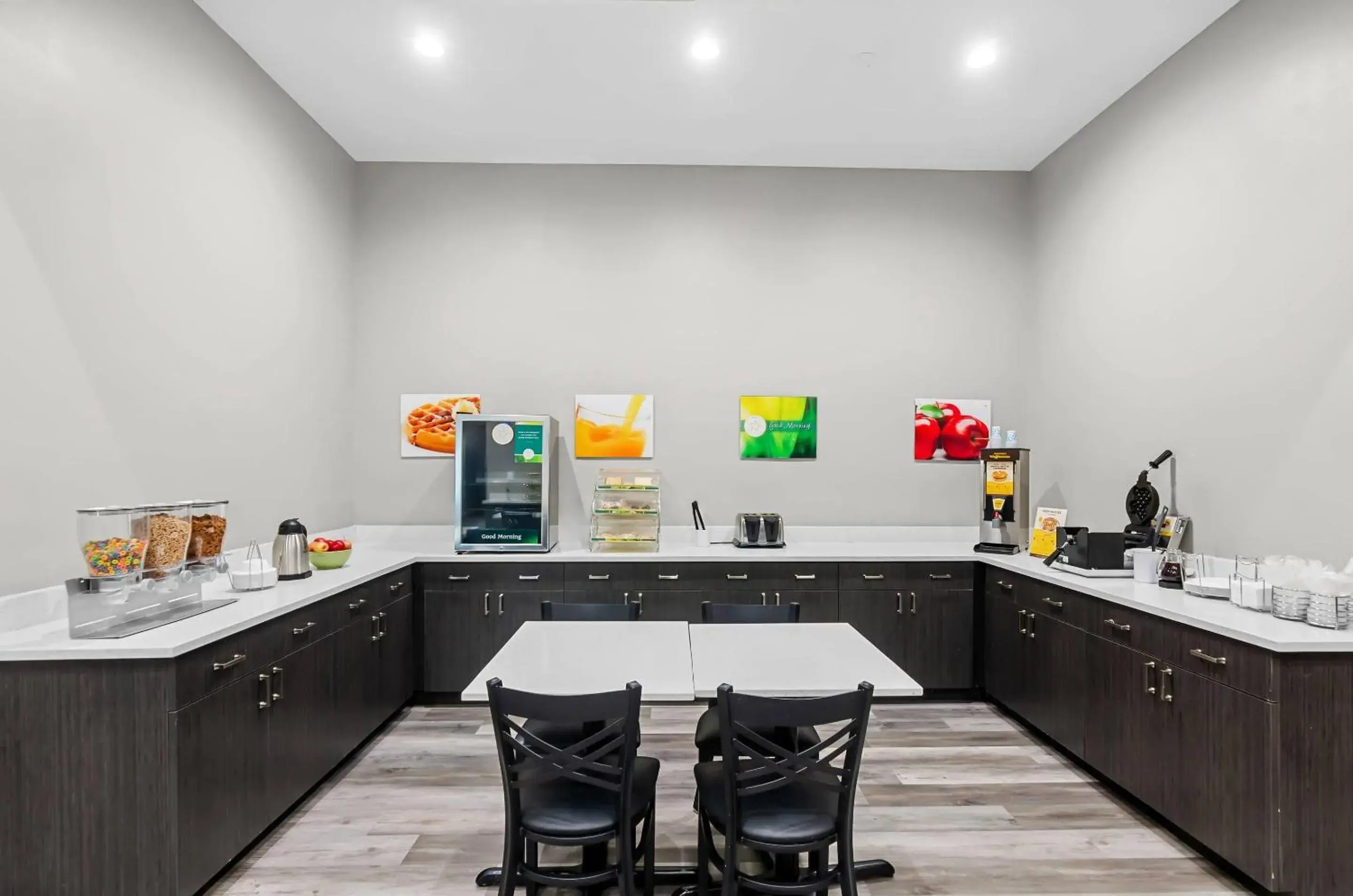 Breakfast in Quality Suites Houston NW Cy-Fair Breakfast in Quality Suites Houston NW Cy-Fair