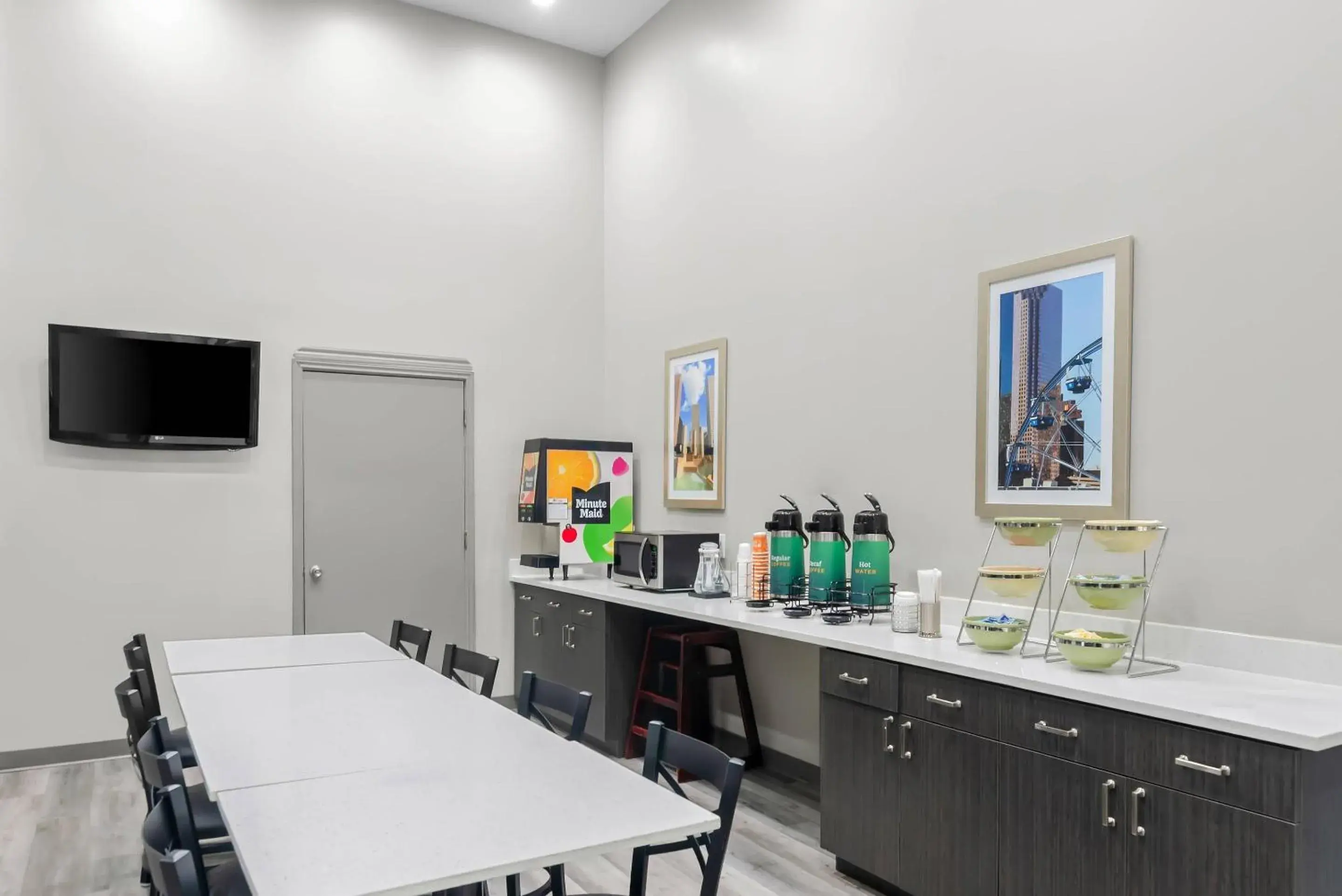 Breakfast in Quality Suites Houston NW Cy-Fair Breakfast in Quality Suites Houston NW Cy-Fair