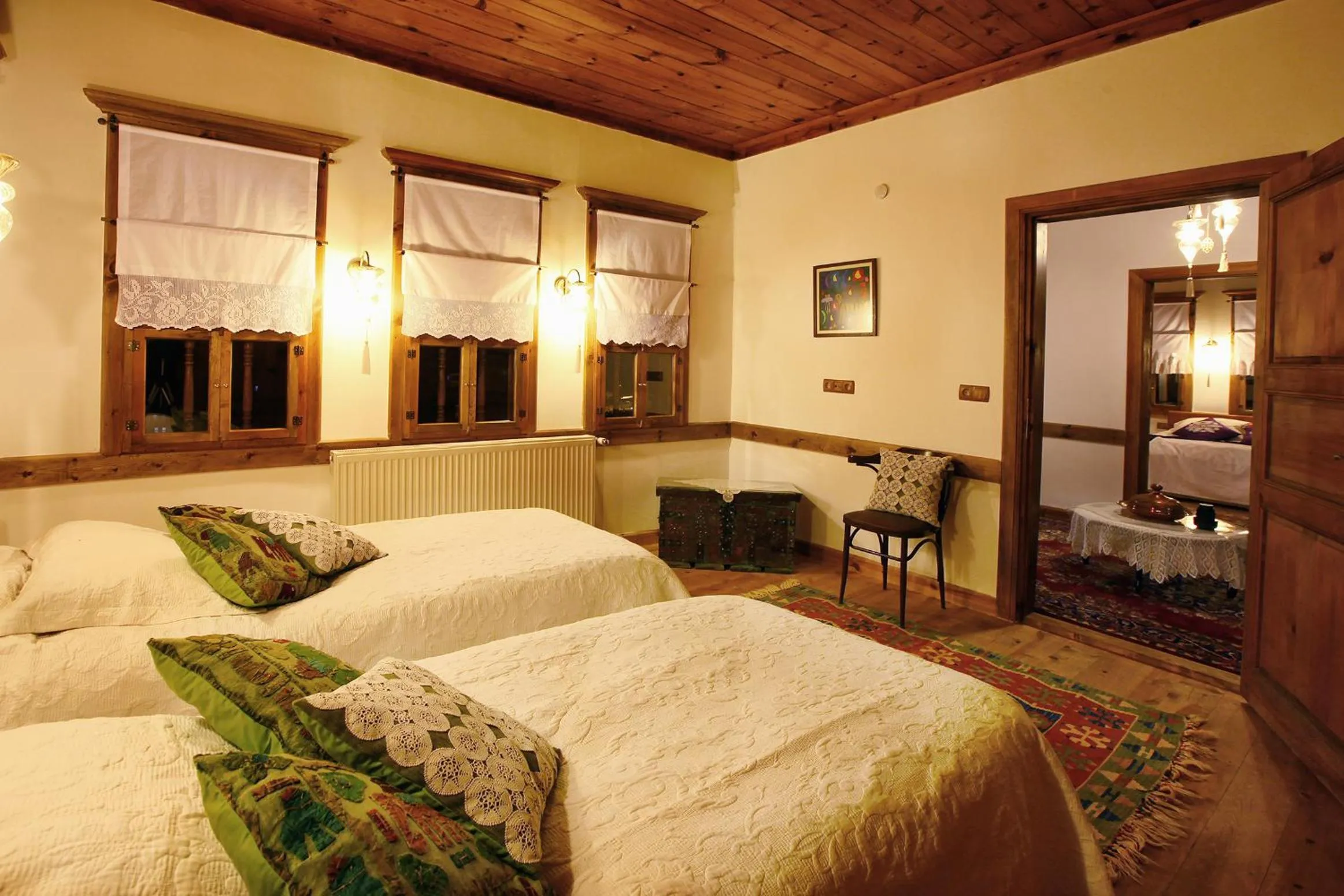 Photo of the whole room, Bed in Dadibra Konak Hotel