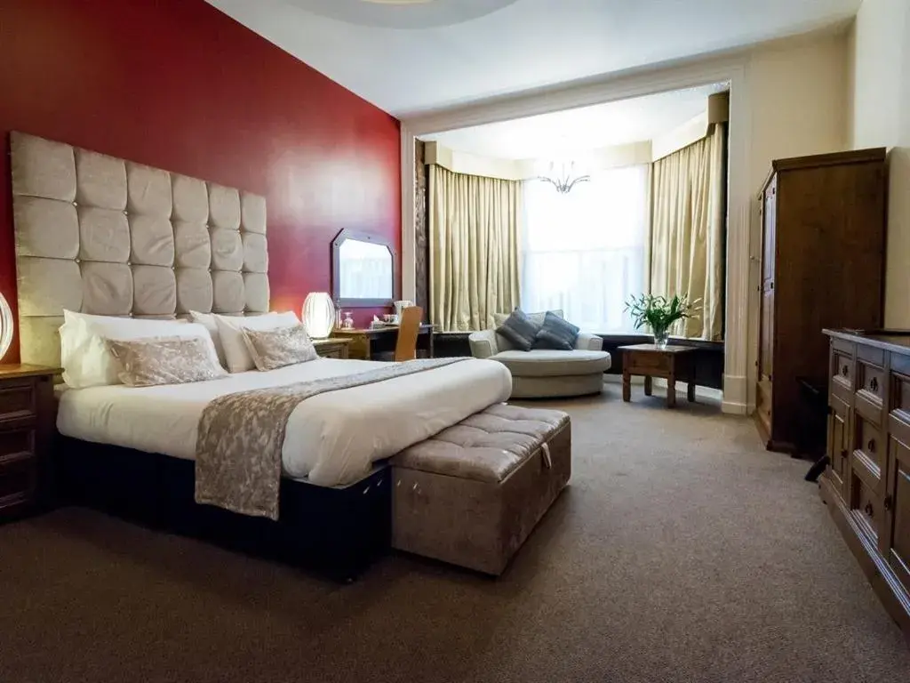 Bedroom, Bed in The Pearl Hotel Bedroom, Bed in The Pearl Hotel