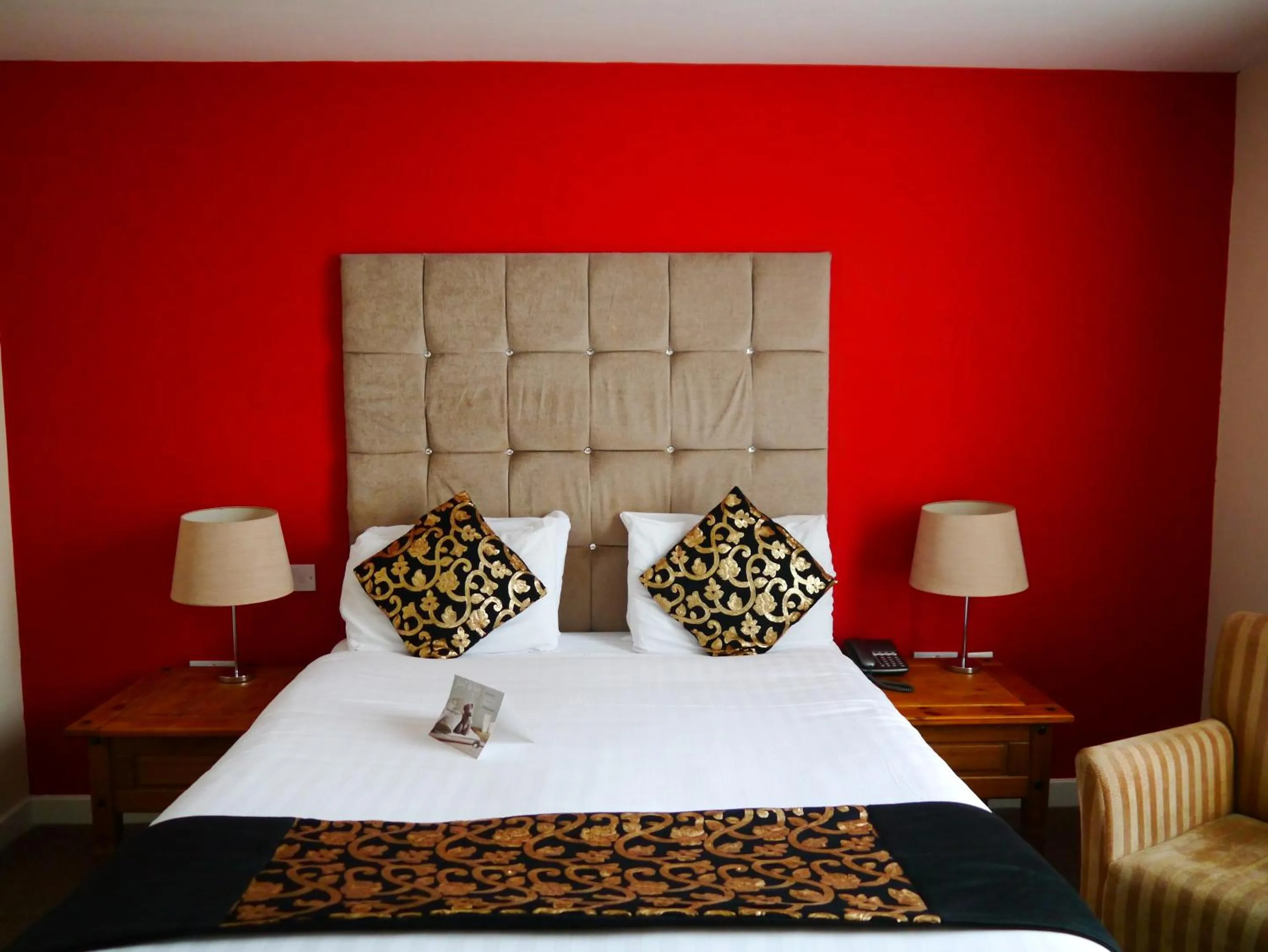 Bedroom, Bed in The Pearl Hotel