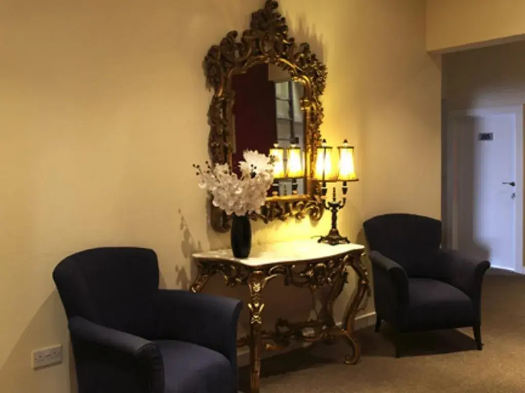 Living room in The Pearl Hotel Living room in The Pearl Hotel