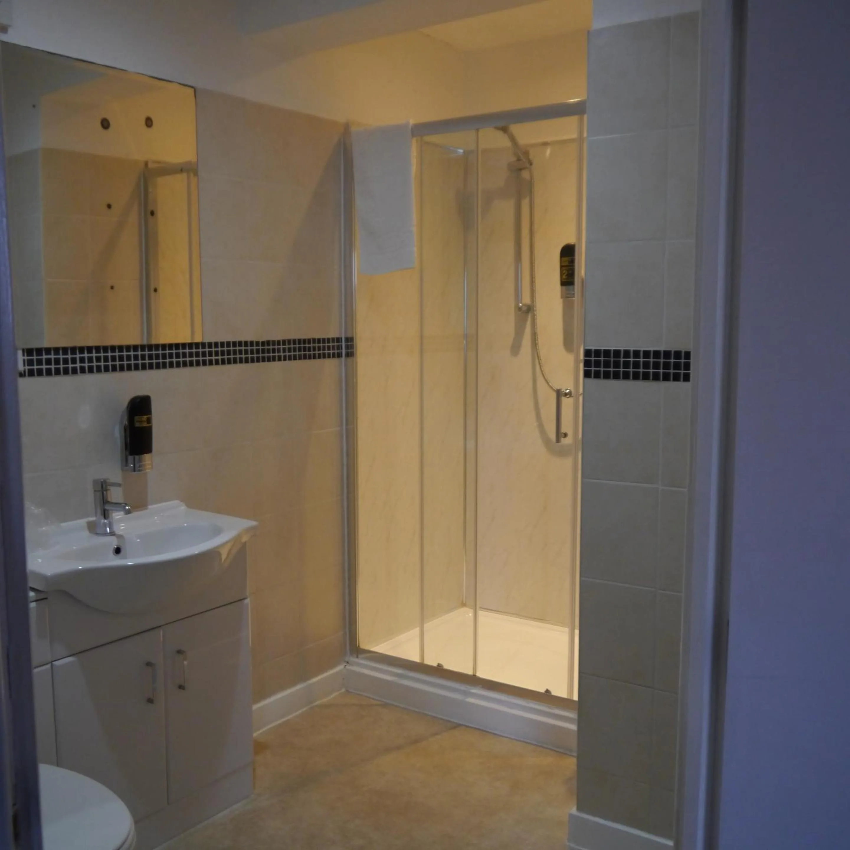 Bathroom in The Pearl Hotel