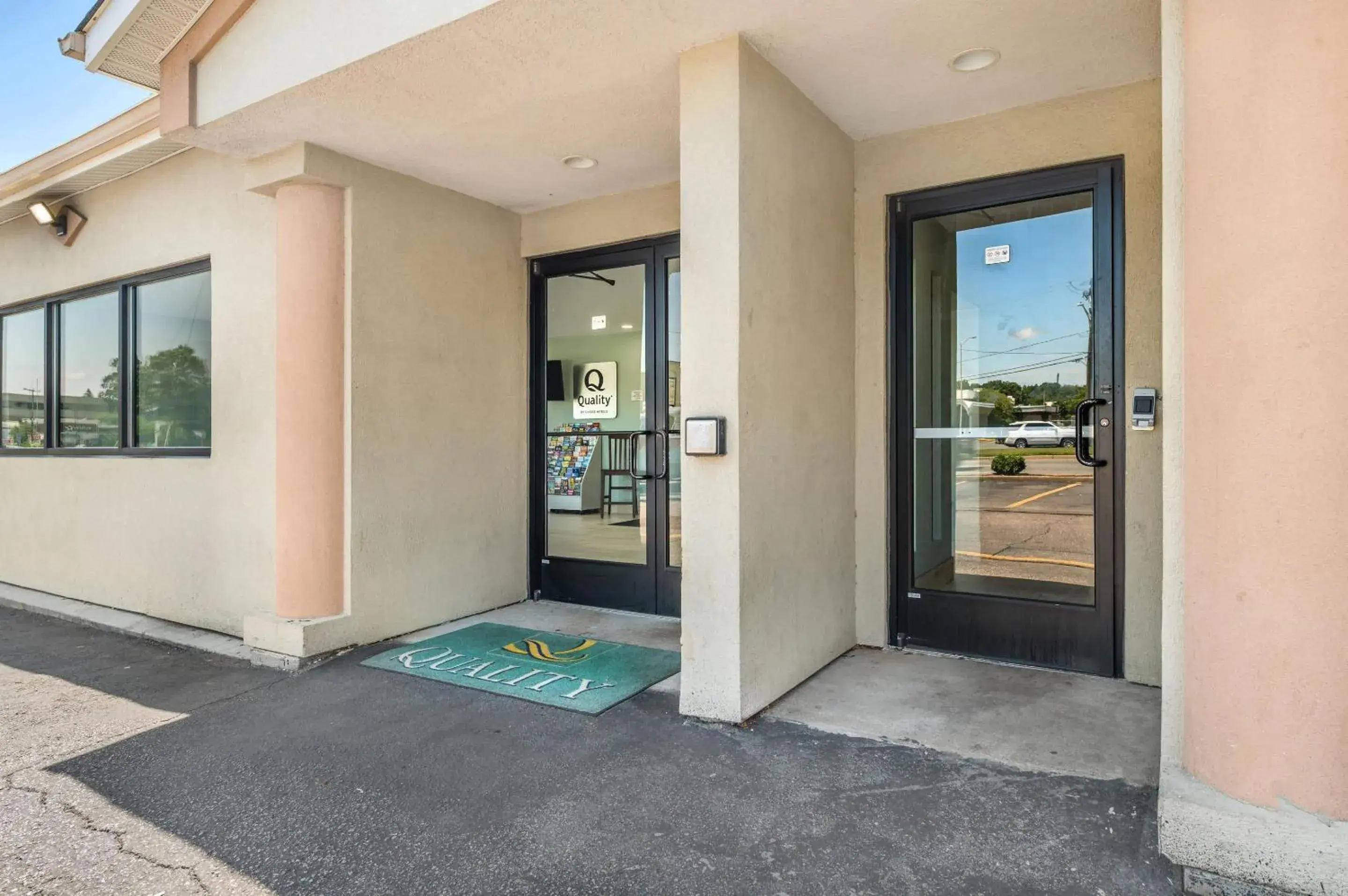 Property building in Quality Inn Chesapeake Property building in Quality Inn Chesapeake