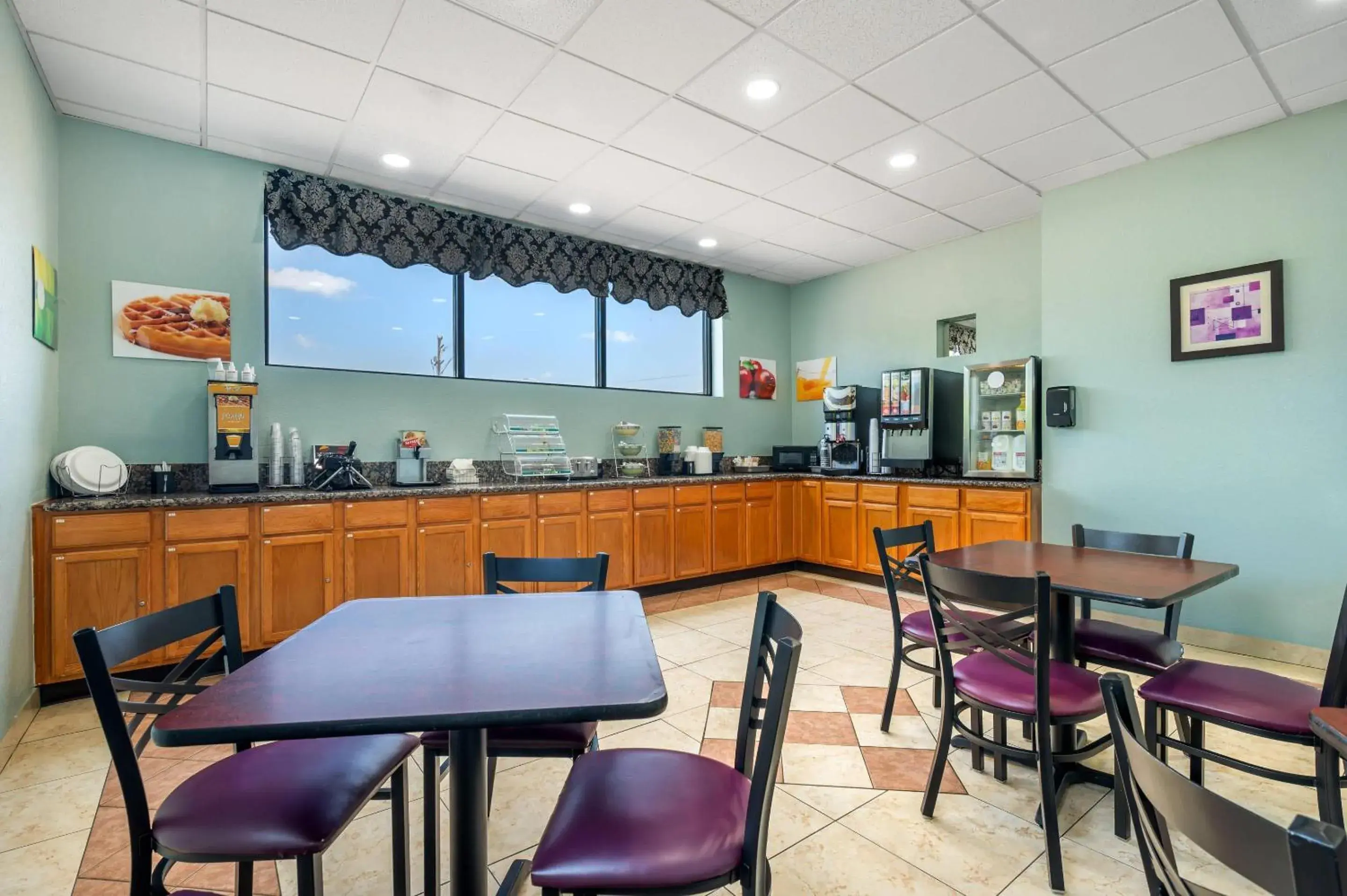 Breakfast in Quality Inn Chesapeake Breakfast in Quality Inn Chesapeake