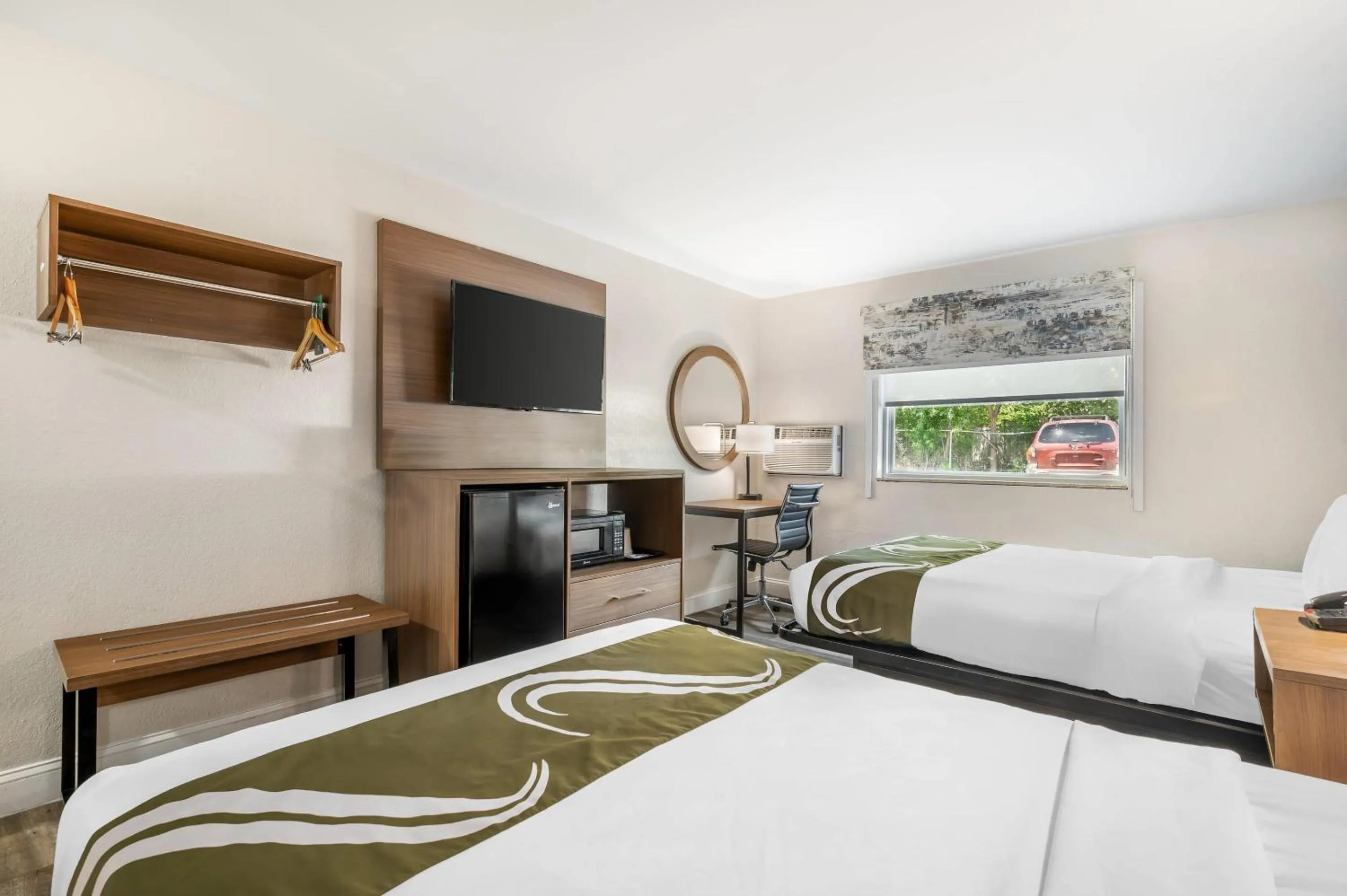 Bedroom, Bed in Quality Inn Chesapeake - Greenbrier