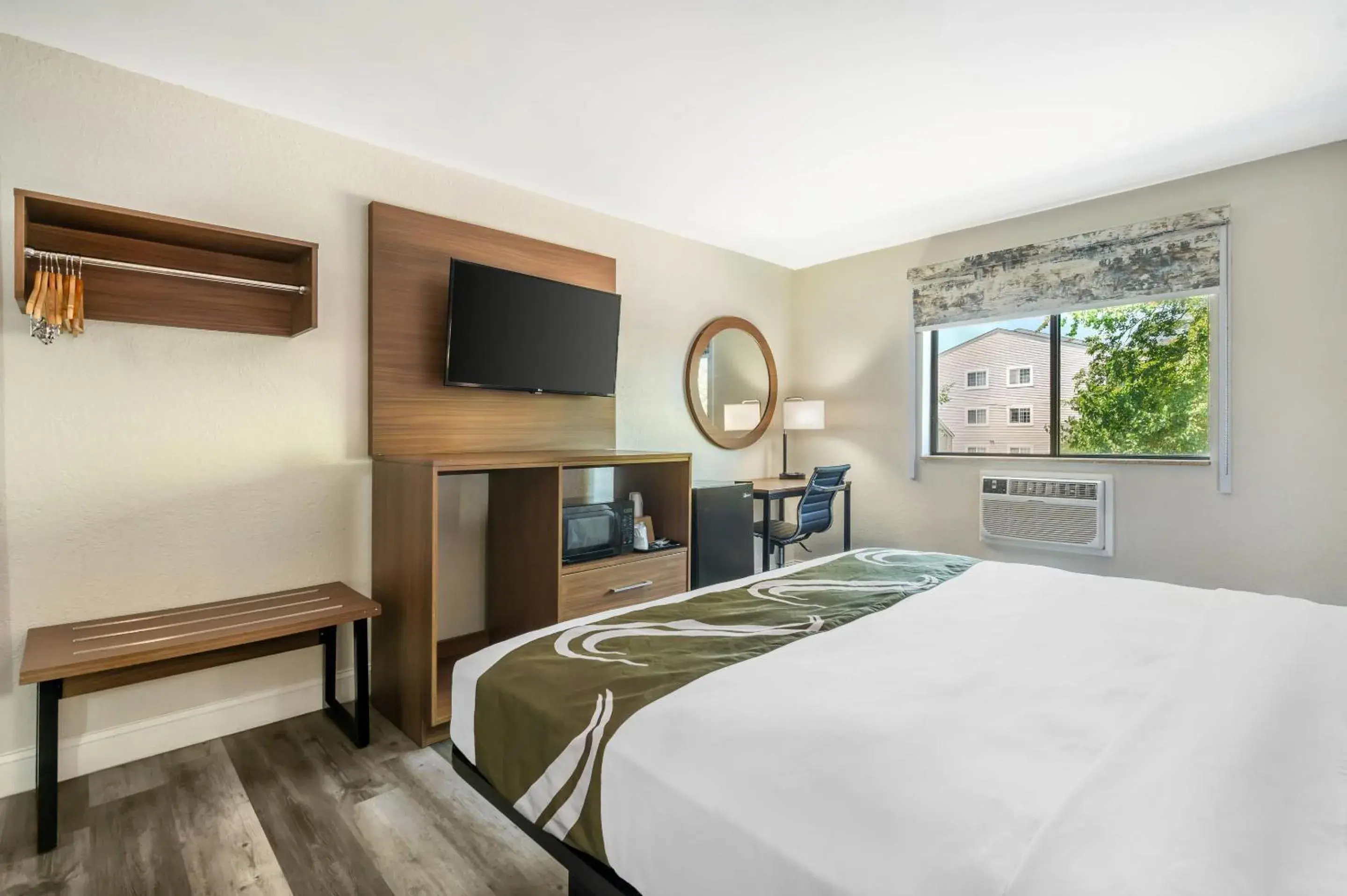 Bedroom, Bed in Quality Inn Chesapeake Bedroom, Bed in Quality Inn Chesapeake