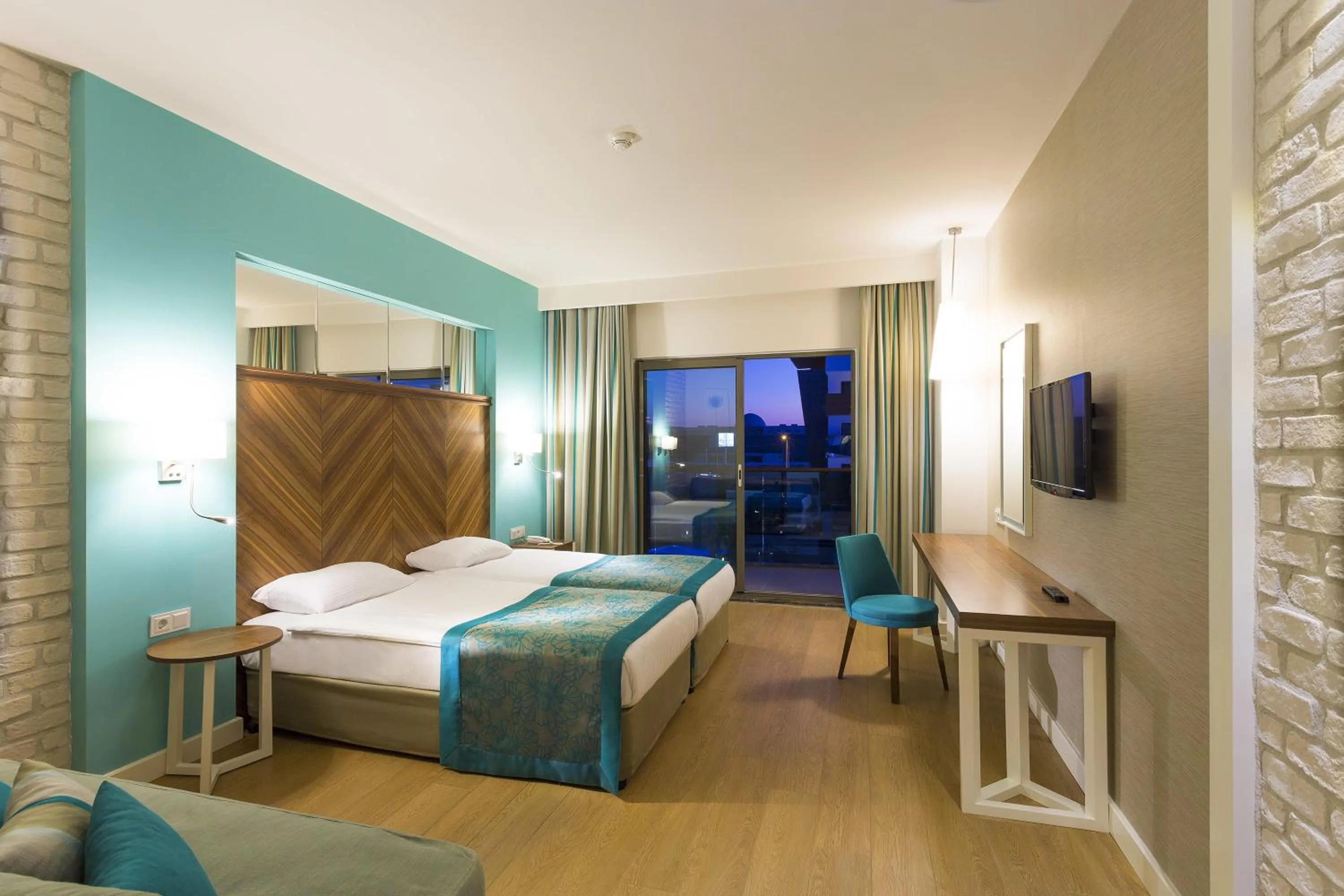 Shower, Bed in Terrace Elite Resort Ultra All Inclusive