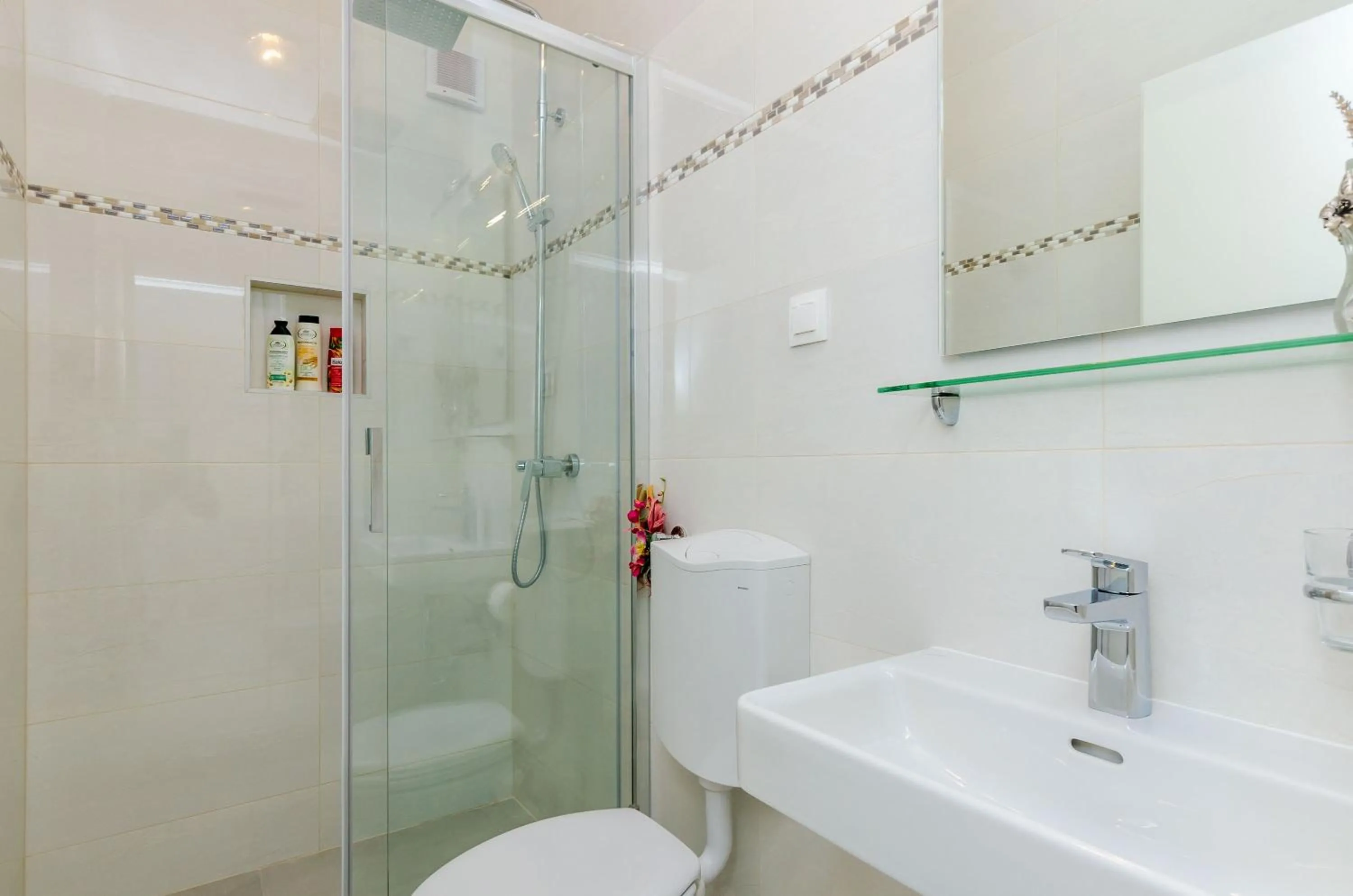 Rooms Batina