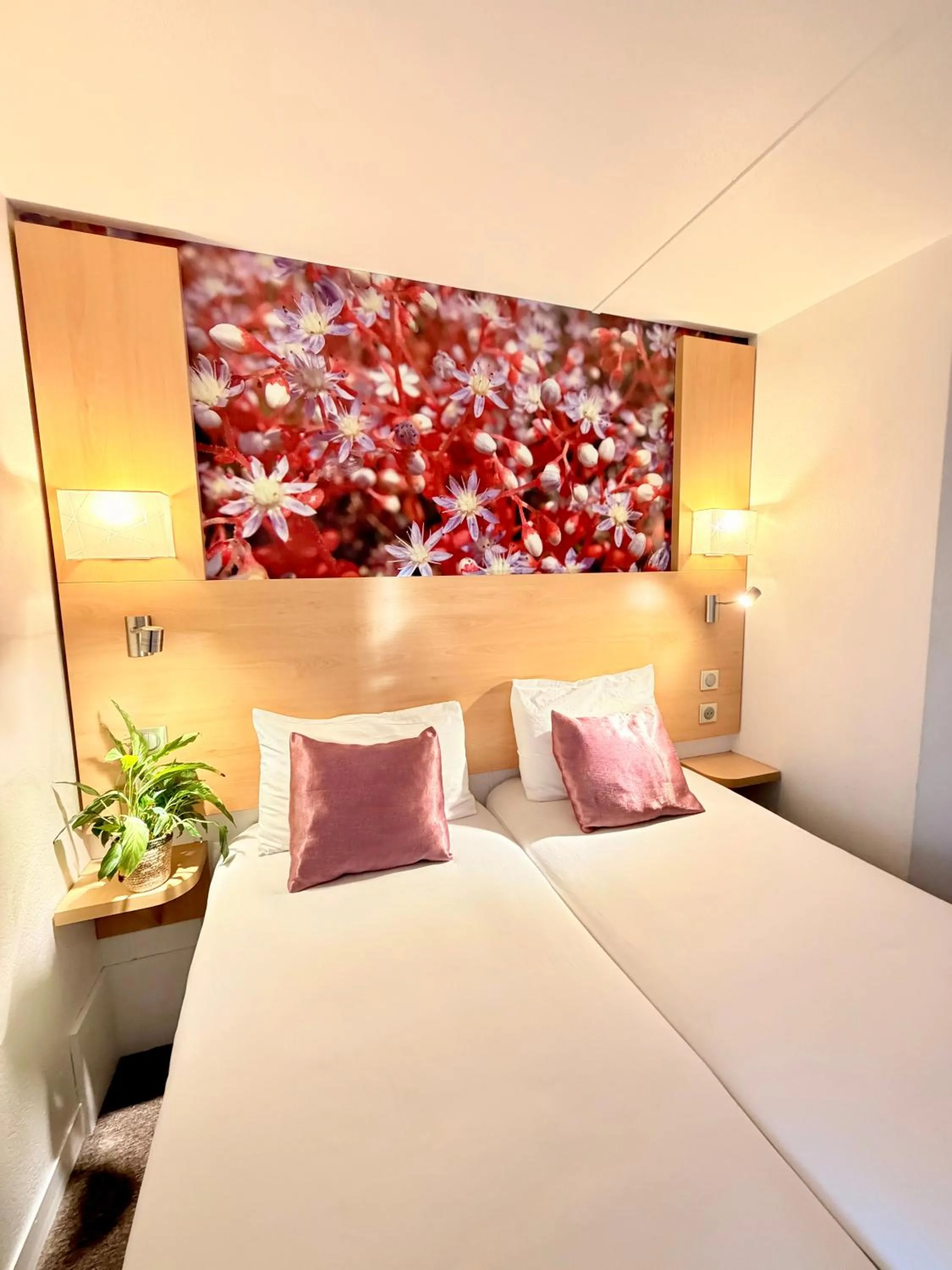 Bed in Fasthotel Orleans Zénith