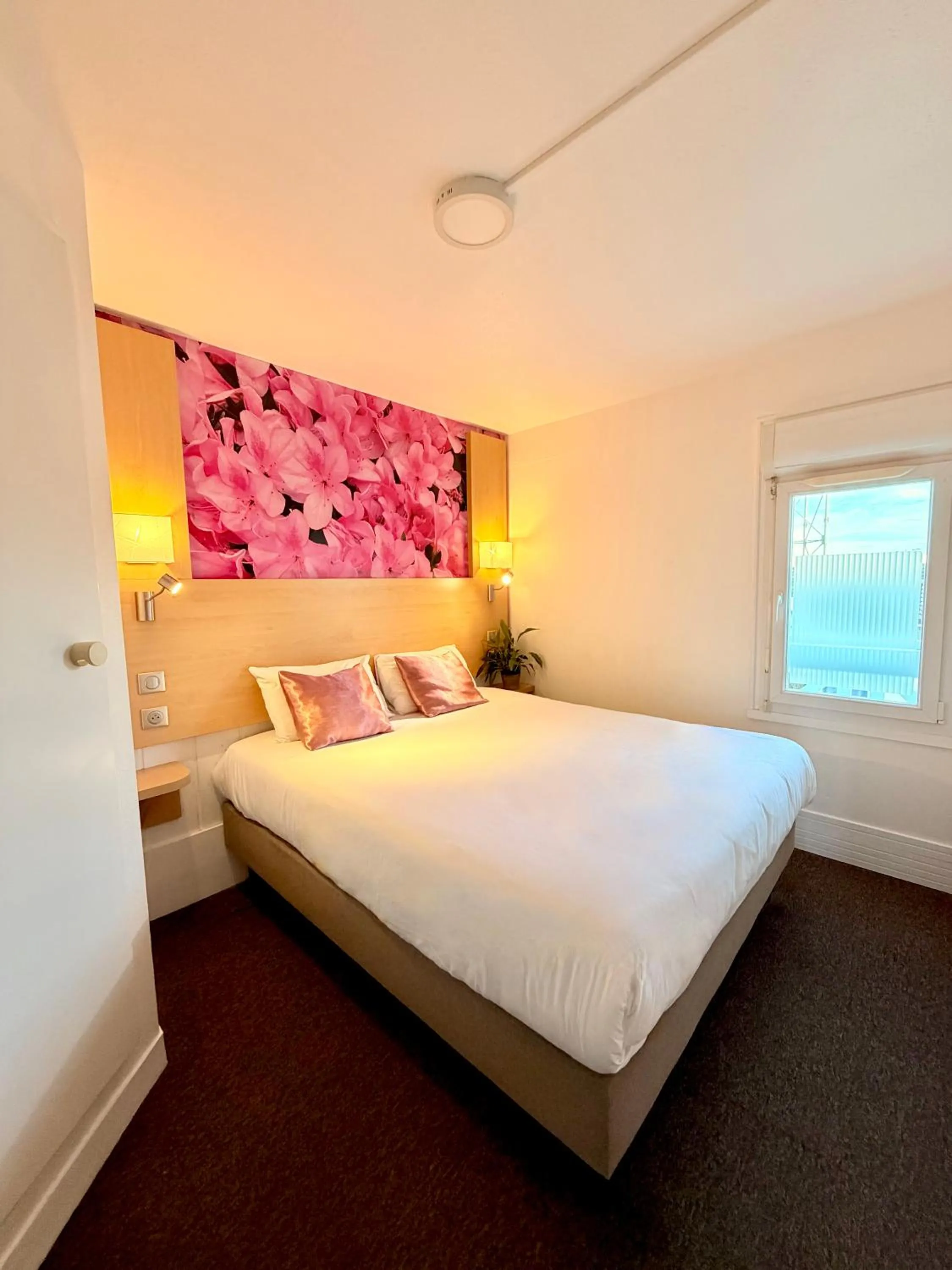 Bed in Fasthotel Orleans Zénith