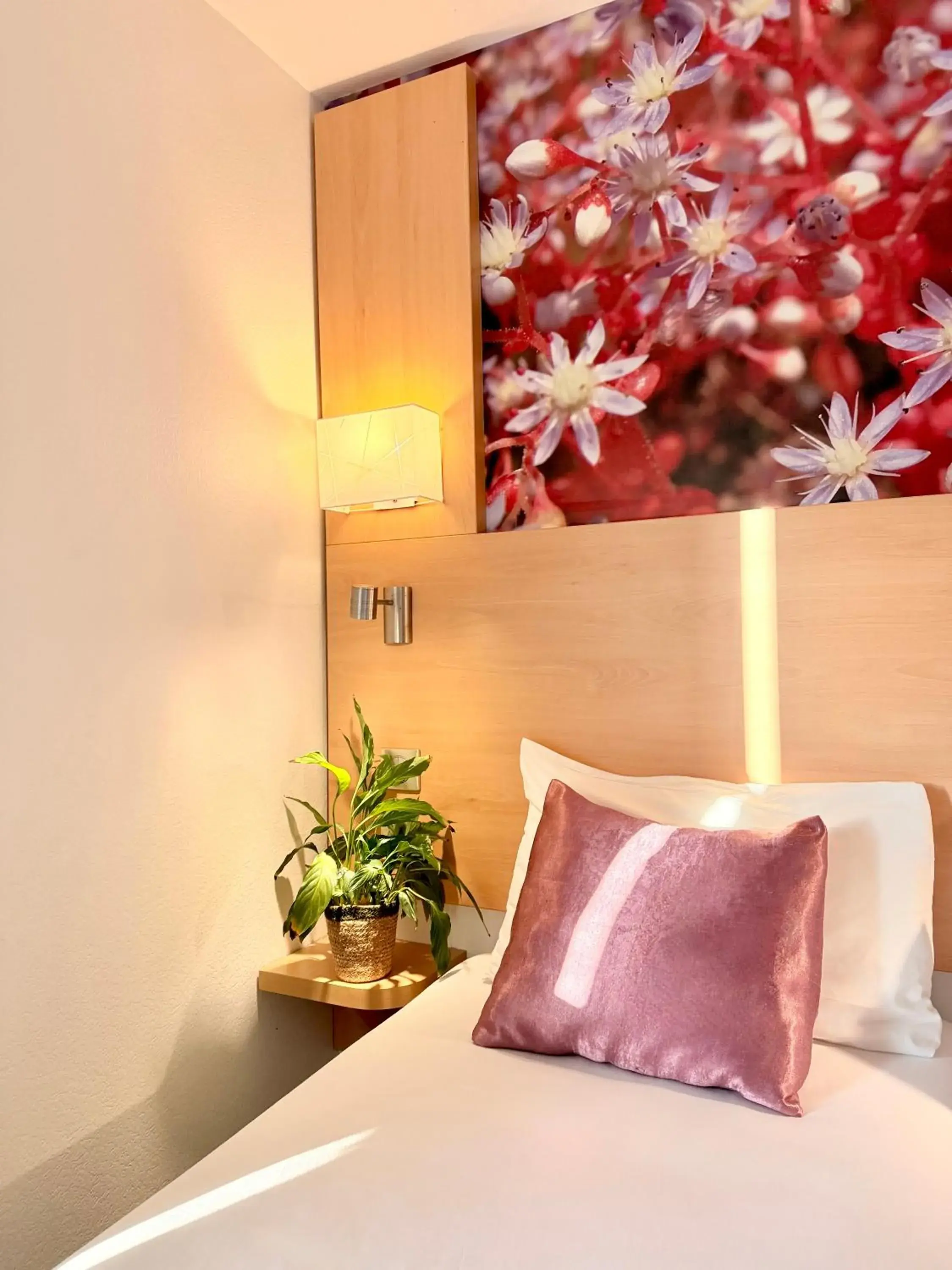 Decorative detail, Bed in Fasthotel Orleans Zénith Decorative detail, Bed in Fasthotel Orleans Zénith