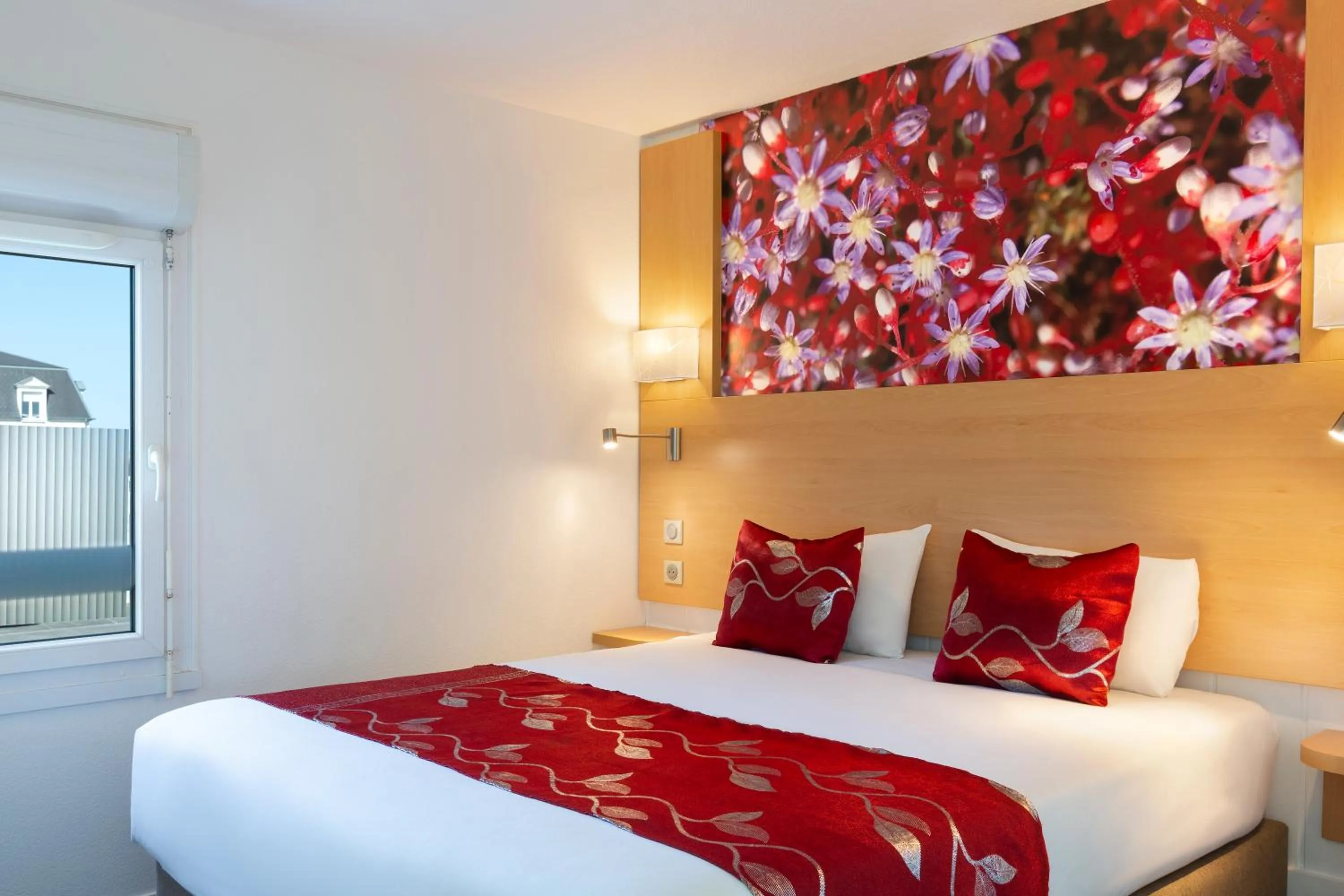Property building, Bed in Fasthotel Orleans Zénith