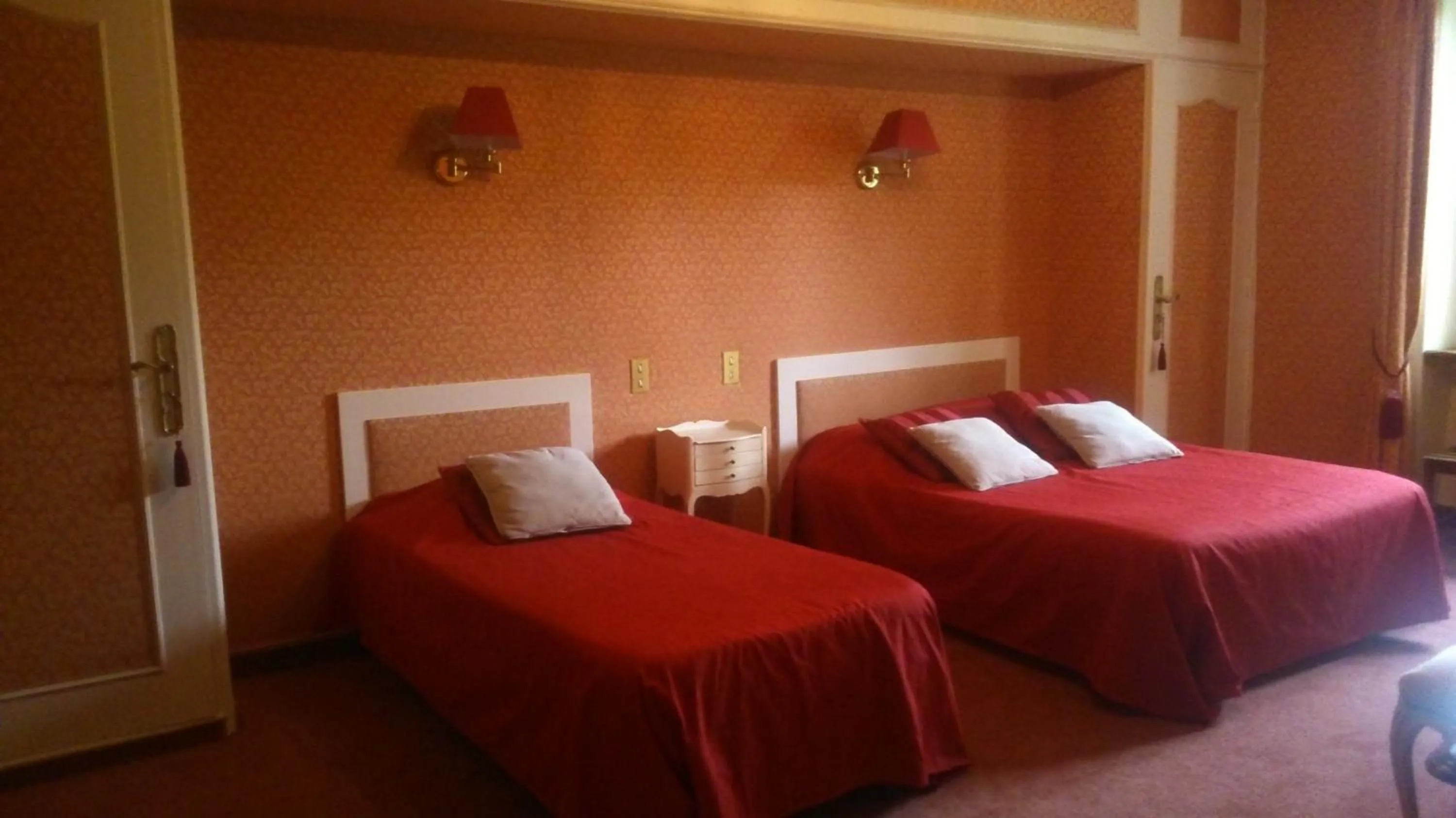 Garden, Bed in Chambres d'Hôtes du Moulin du Vey