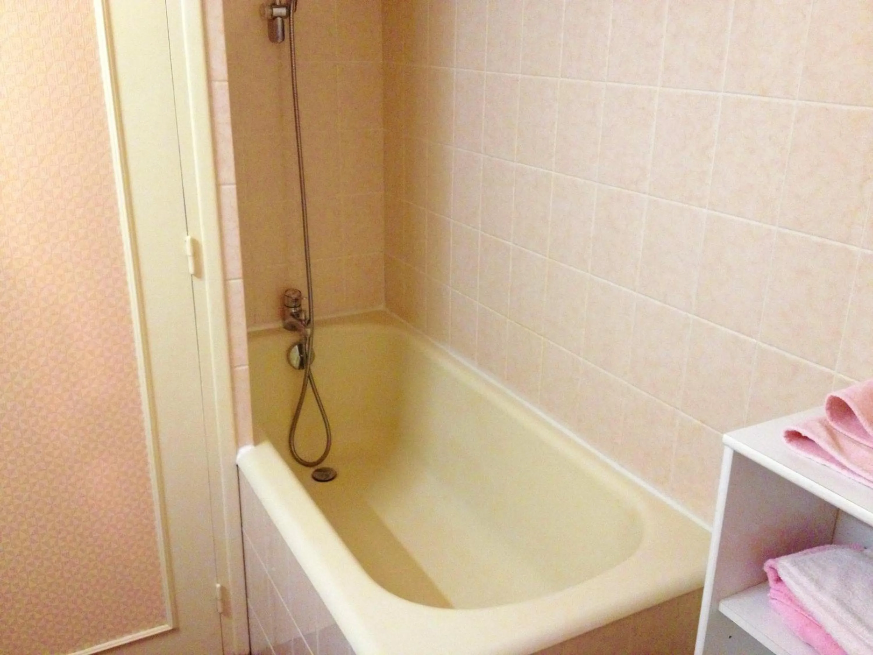 Bathroom in Chambres d'Hôtes du Moulin du Vey