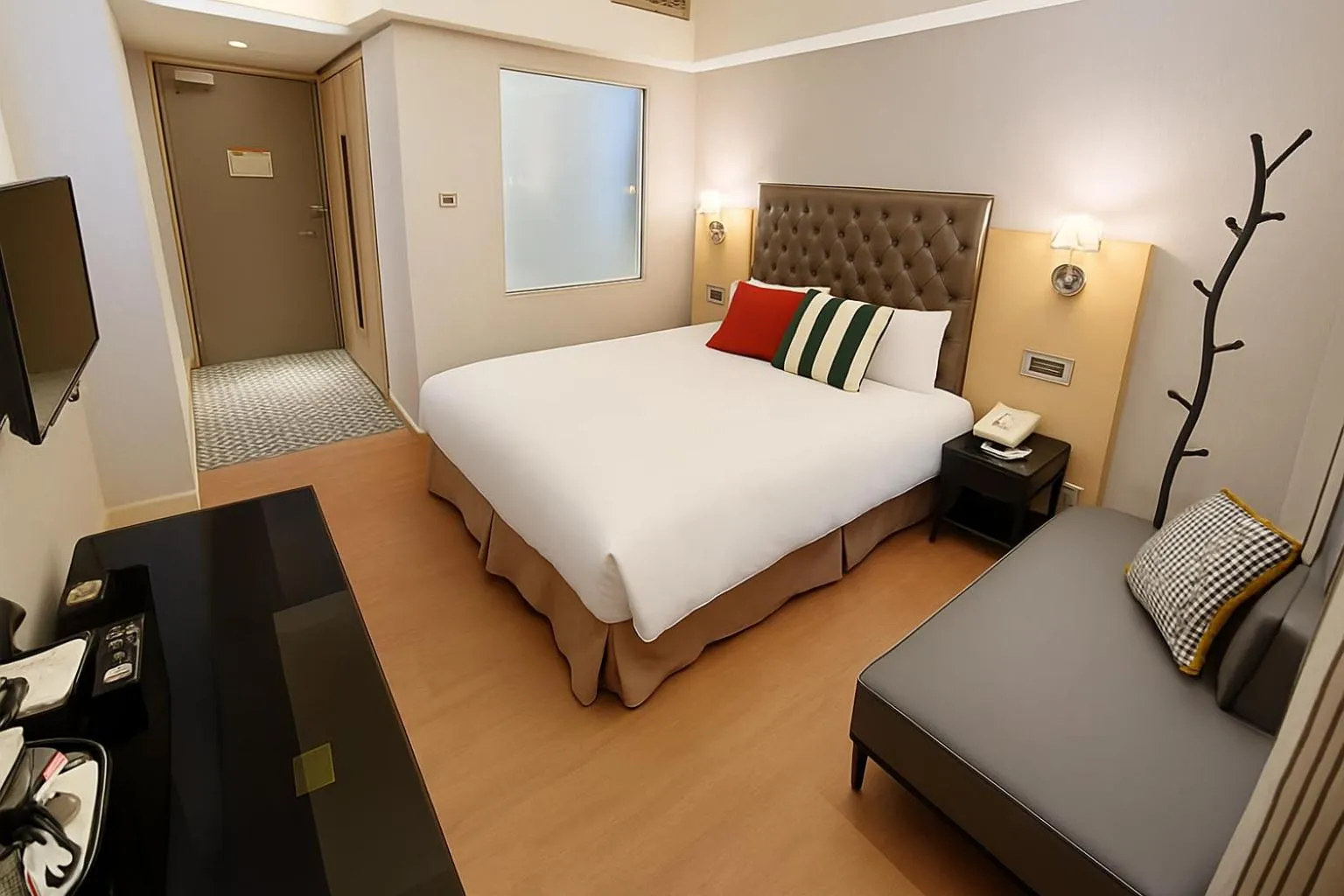 Bed in HopeCity MinSheng Hotel