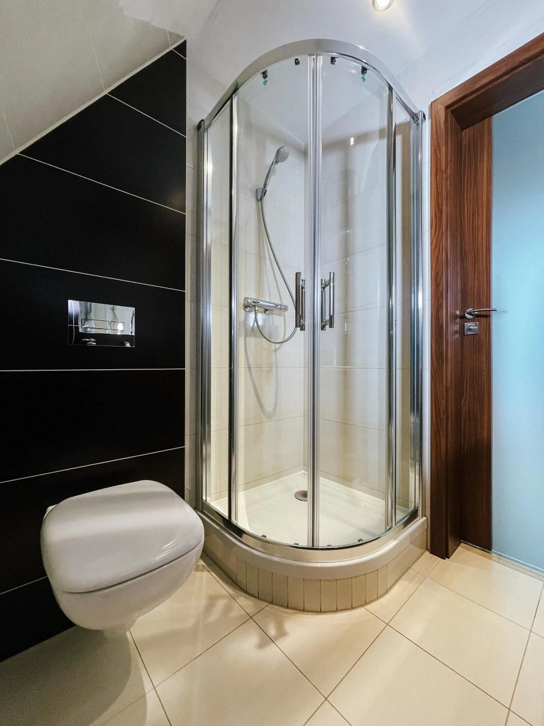 Bathroom in Willa Pachówka - tam, gdzie natura spotyka się z nowoczesnością
