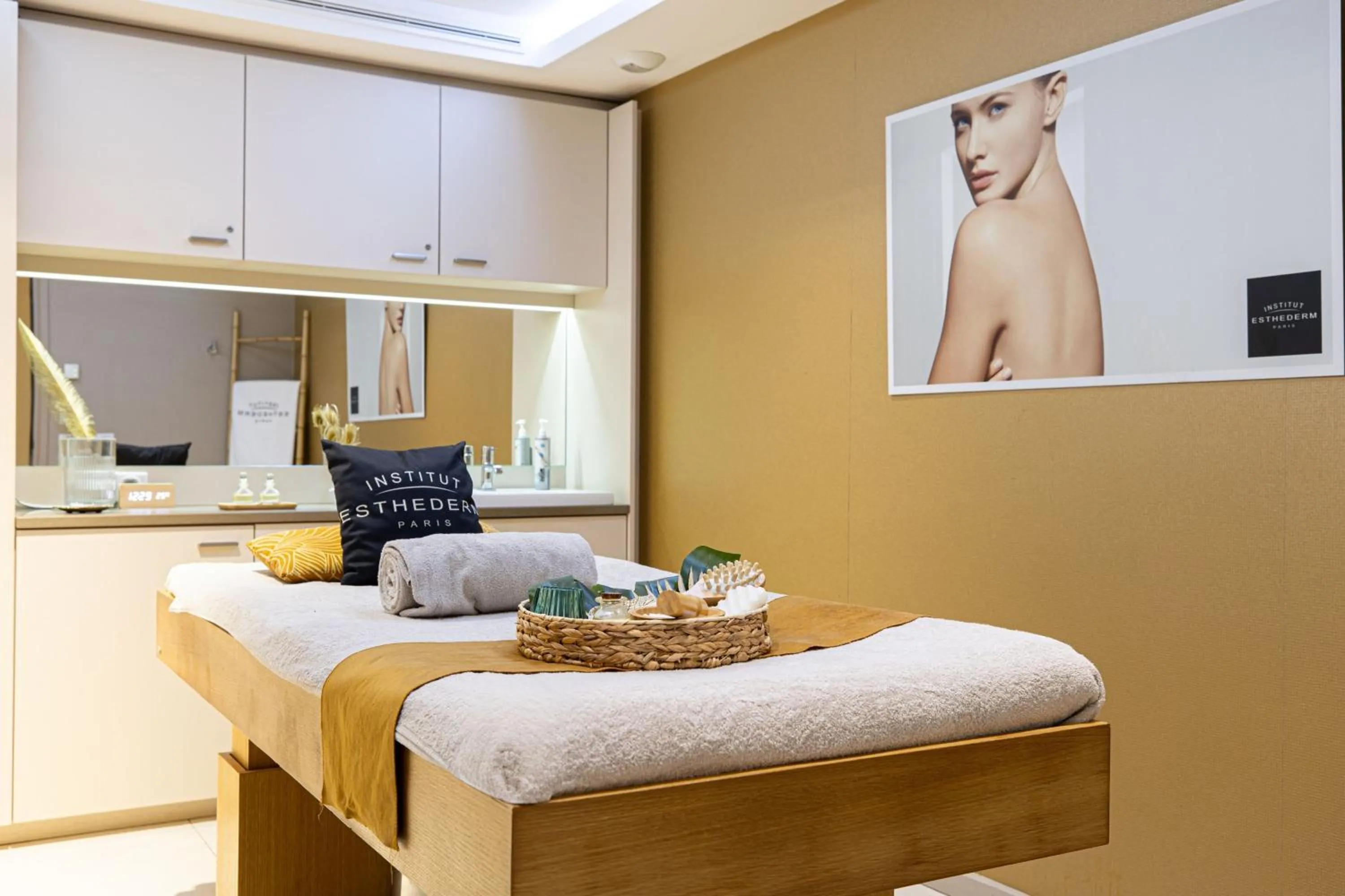 Spa and wellness centre/facilities in Renaissance Aix-en-Provence Hotel
