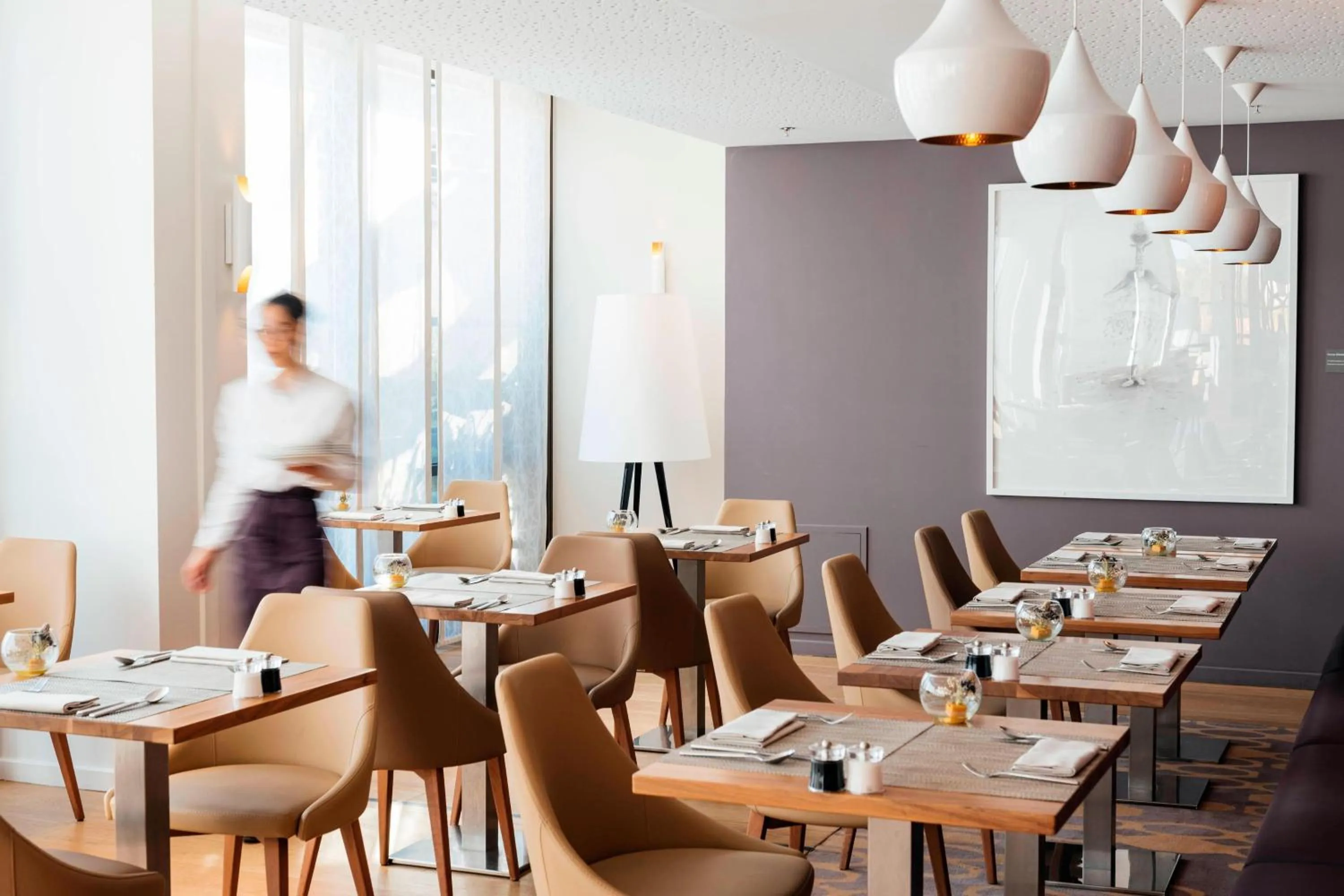 Restaurant/places to eat in Renaissance Aix-en-Provence Hotel