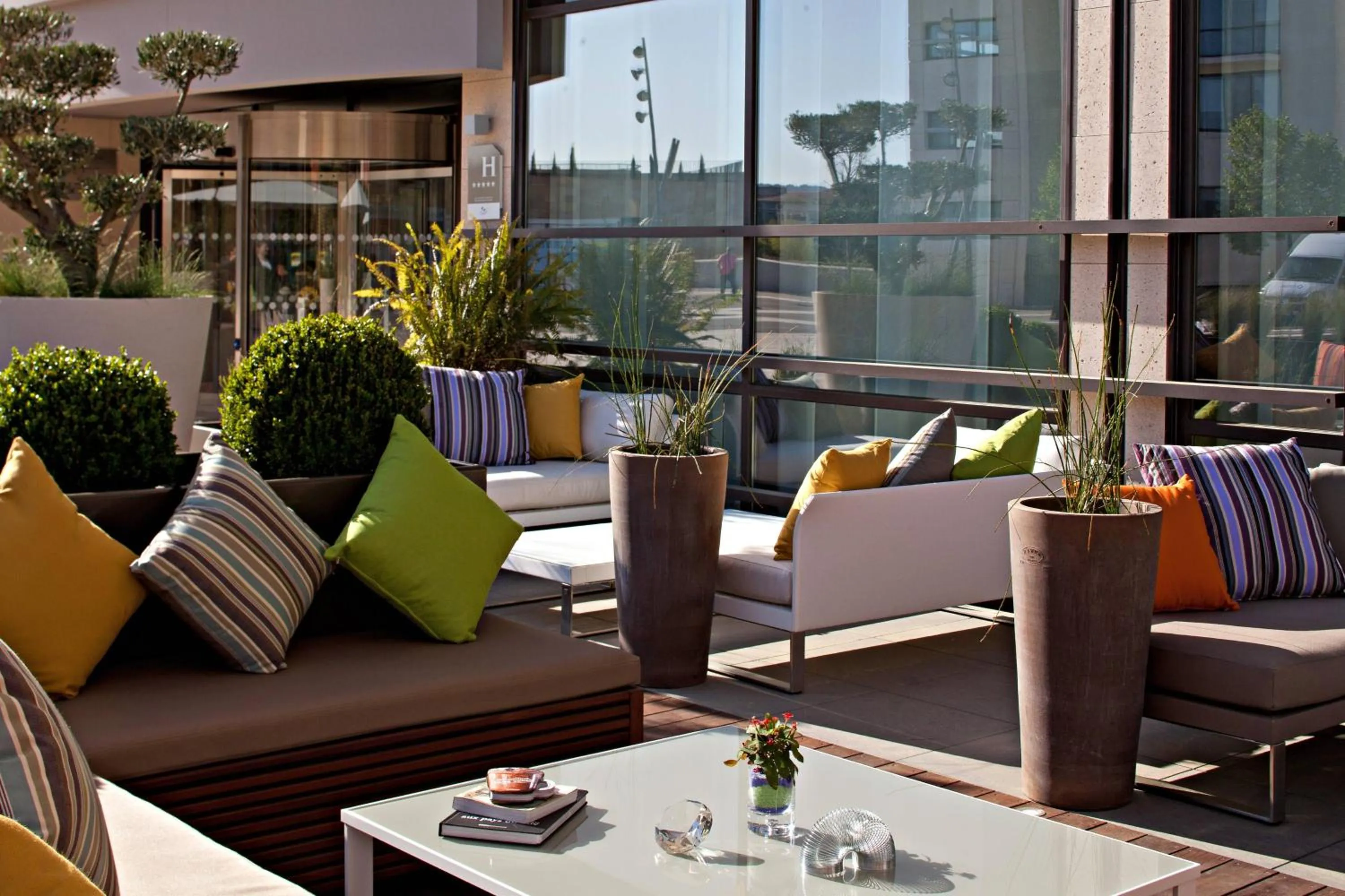 Restaurant/places to eat in Renaissance Aix-en-Provence Hotel