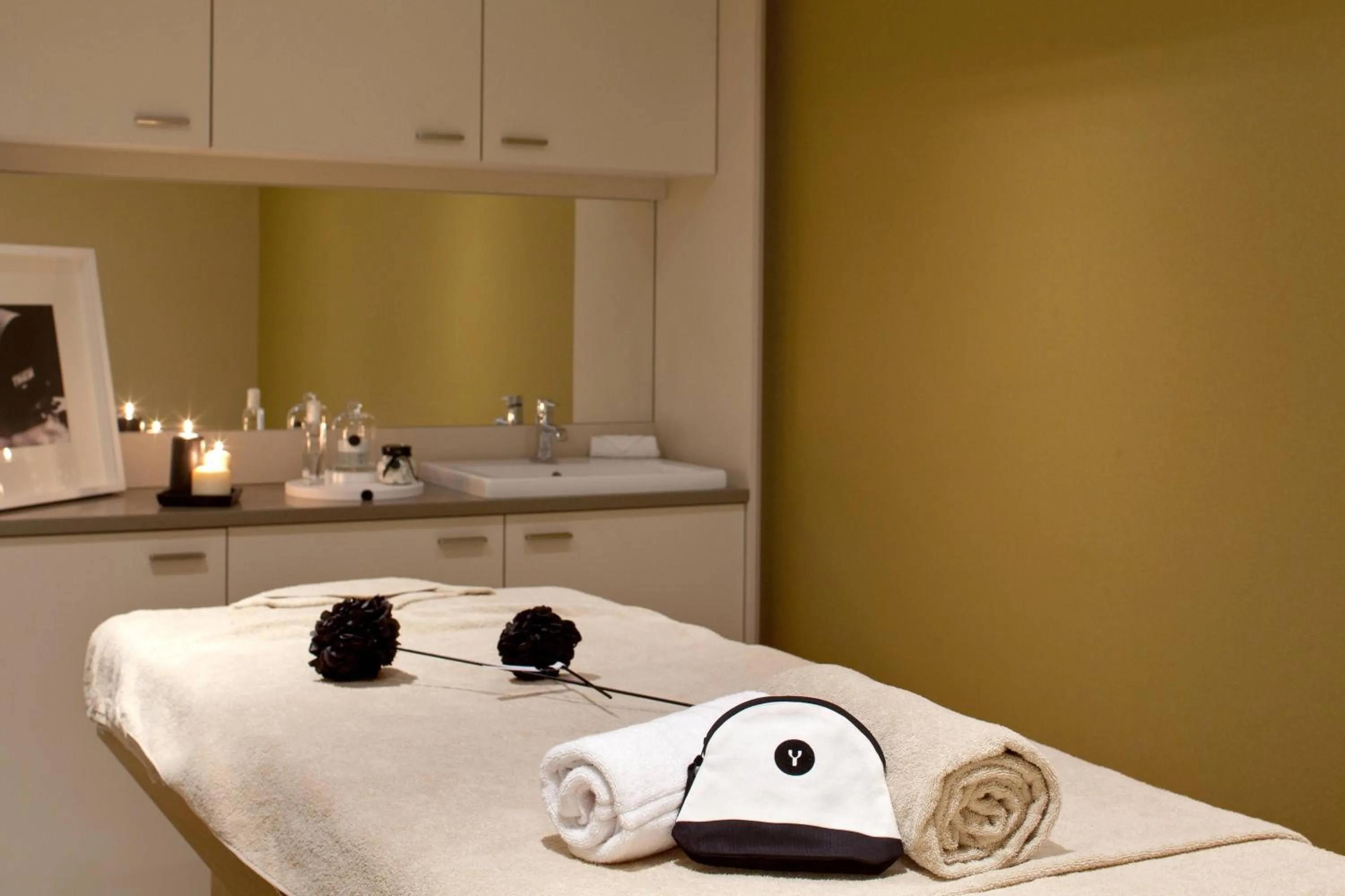 Spa and wellness centre/facilities in Renaissance Aix-en-Provence Hotel
