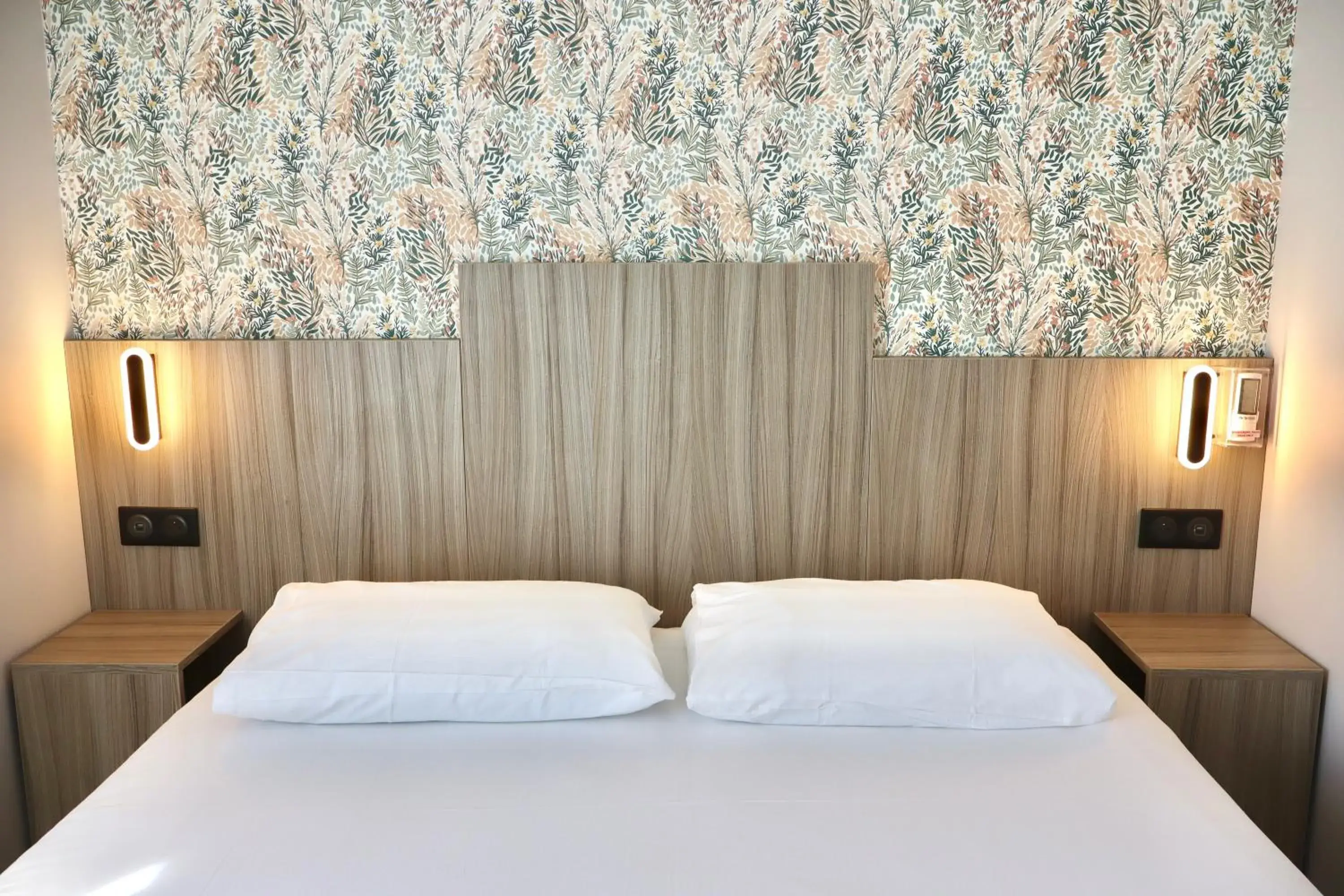 Bedroom, Bed in Brit Hotel Essentiel REIMS Taissy Bedroom, Bed in Brit Hotel Essentiel REIMS Taissy