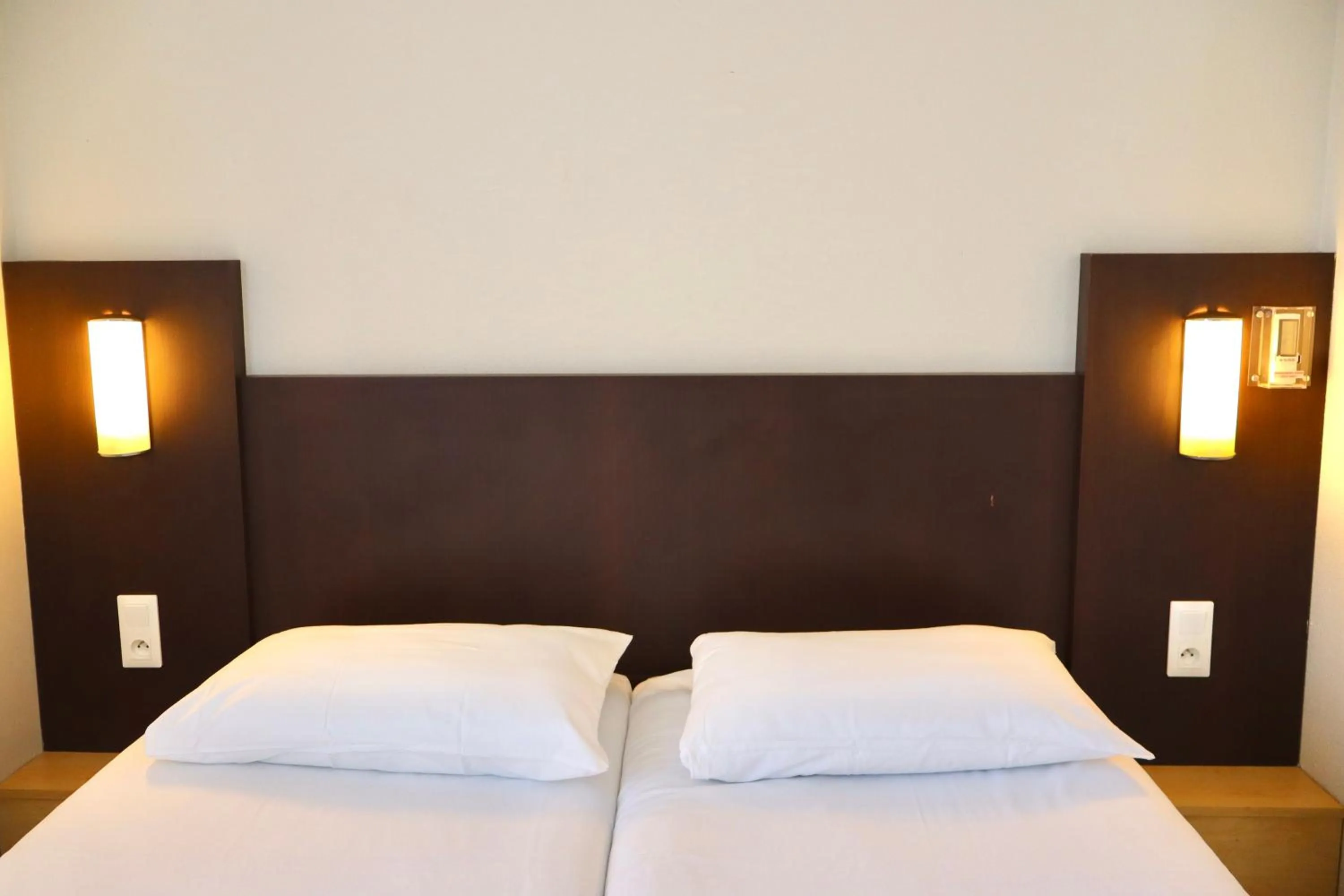 Bedroom, Bed in Brit Hotel Essentiel REIMS Taissy