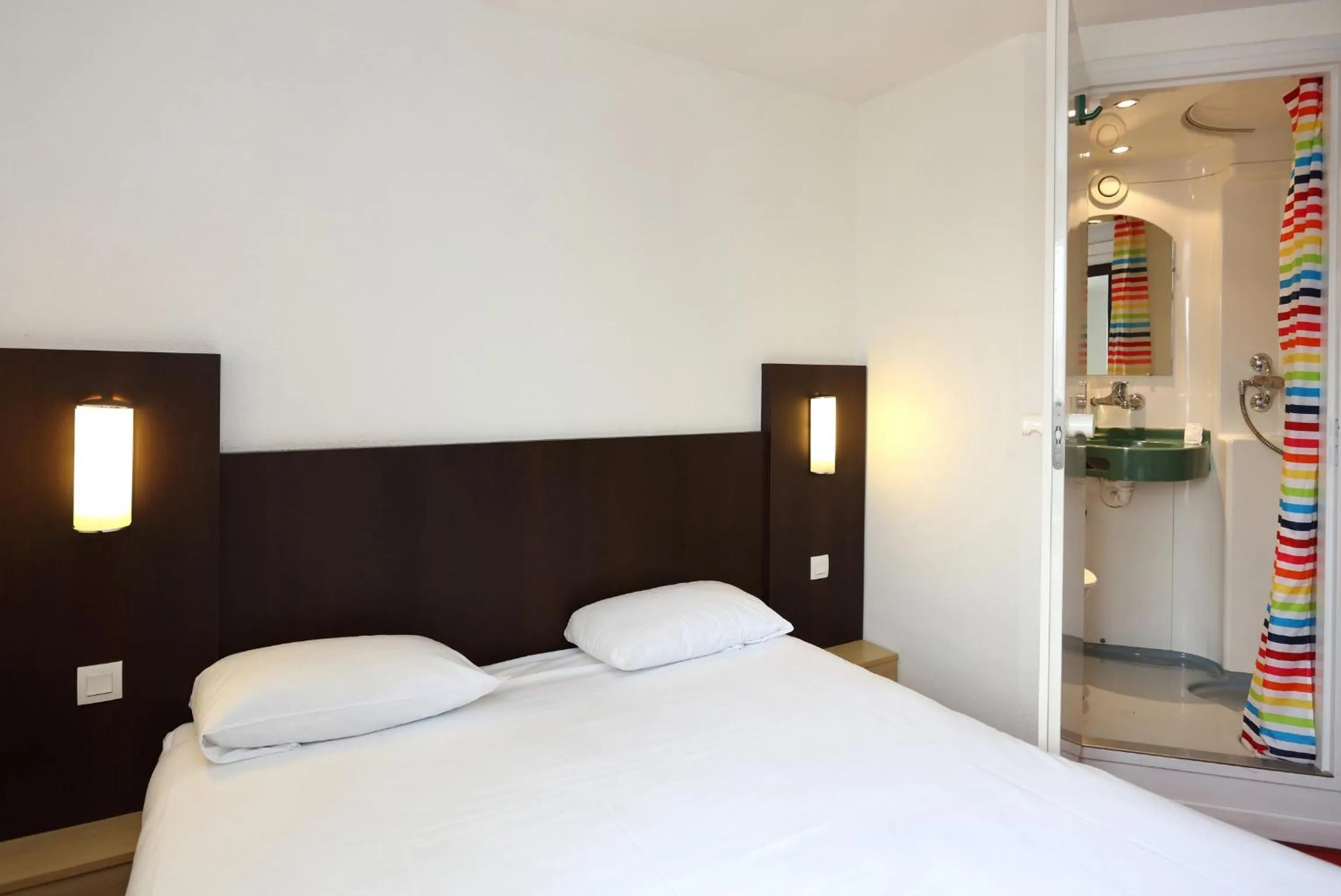 Bedroom, Bed in Brit Hotel Essentiel REIMS Taissy