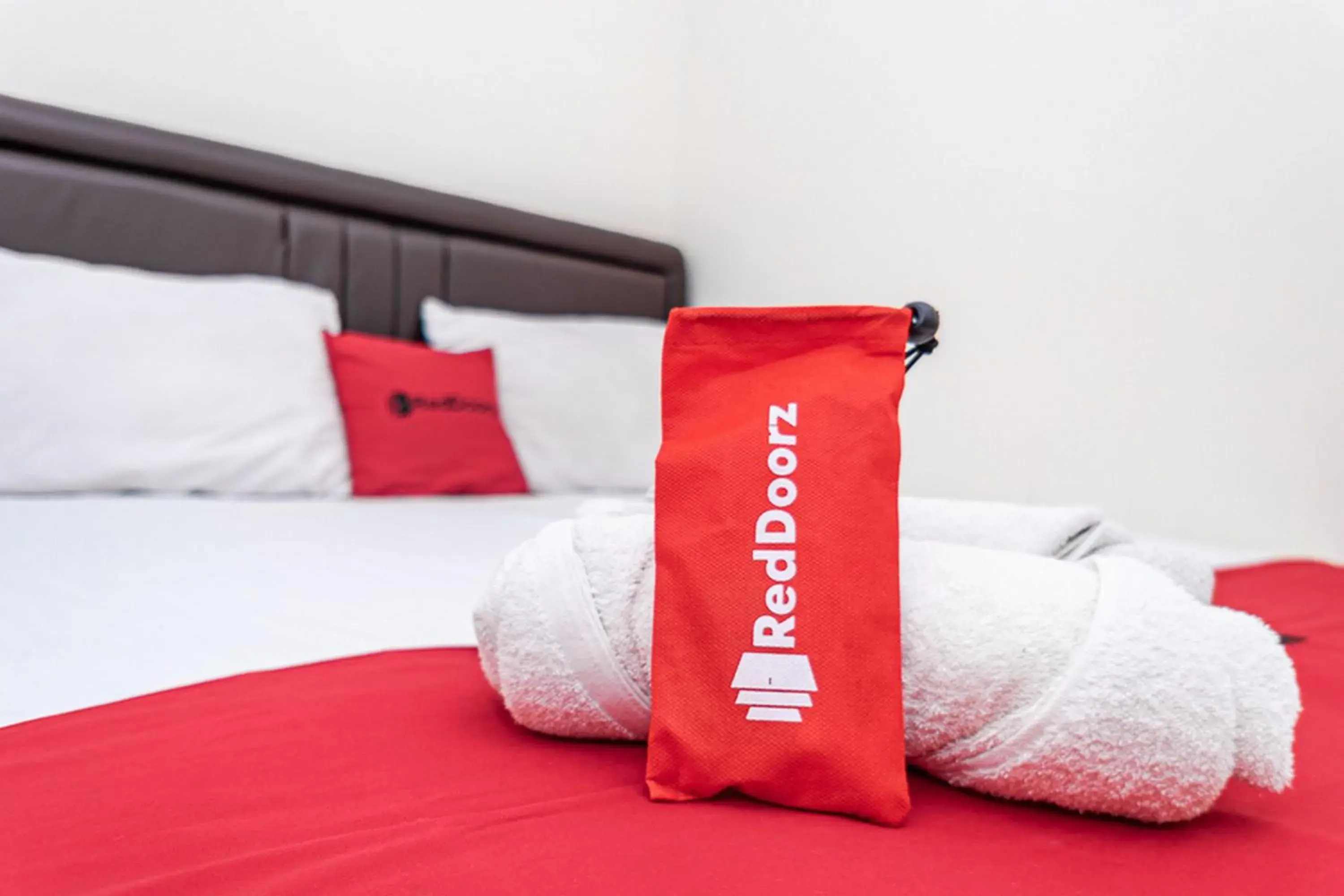 Bed in RedDoorz near Alun Alun Bandung 2 Bed in RedDoorz near Alun Alun Bandung 2